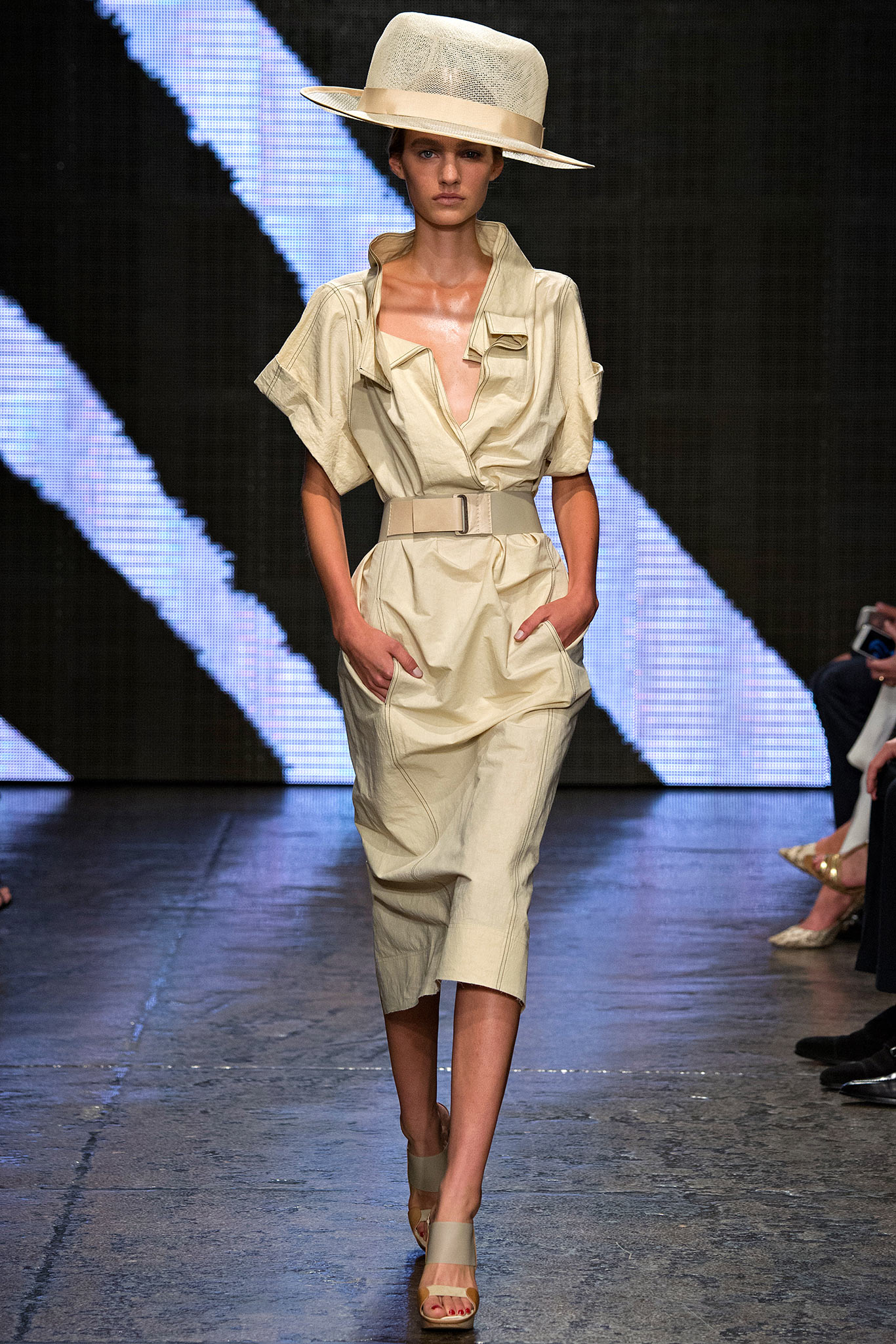 Donna Karan S/S 15 Look 31