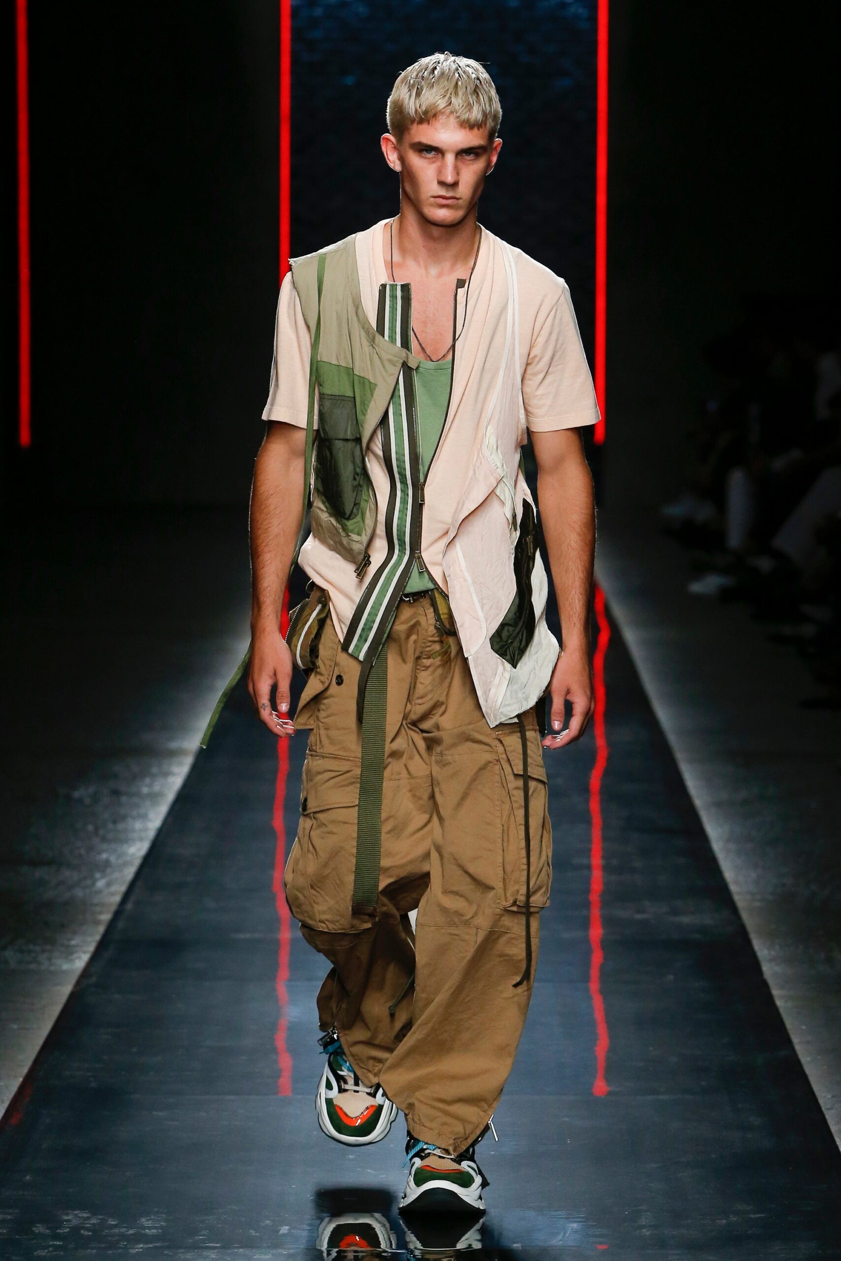 Dsquared2 S/S 19 Look 15