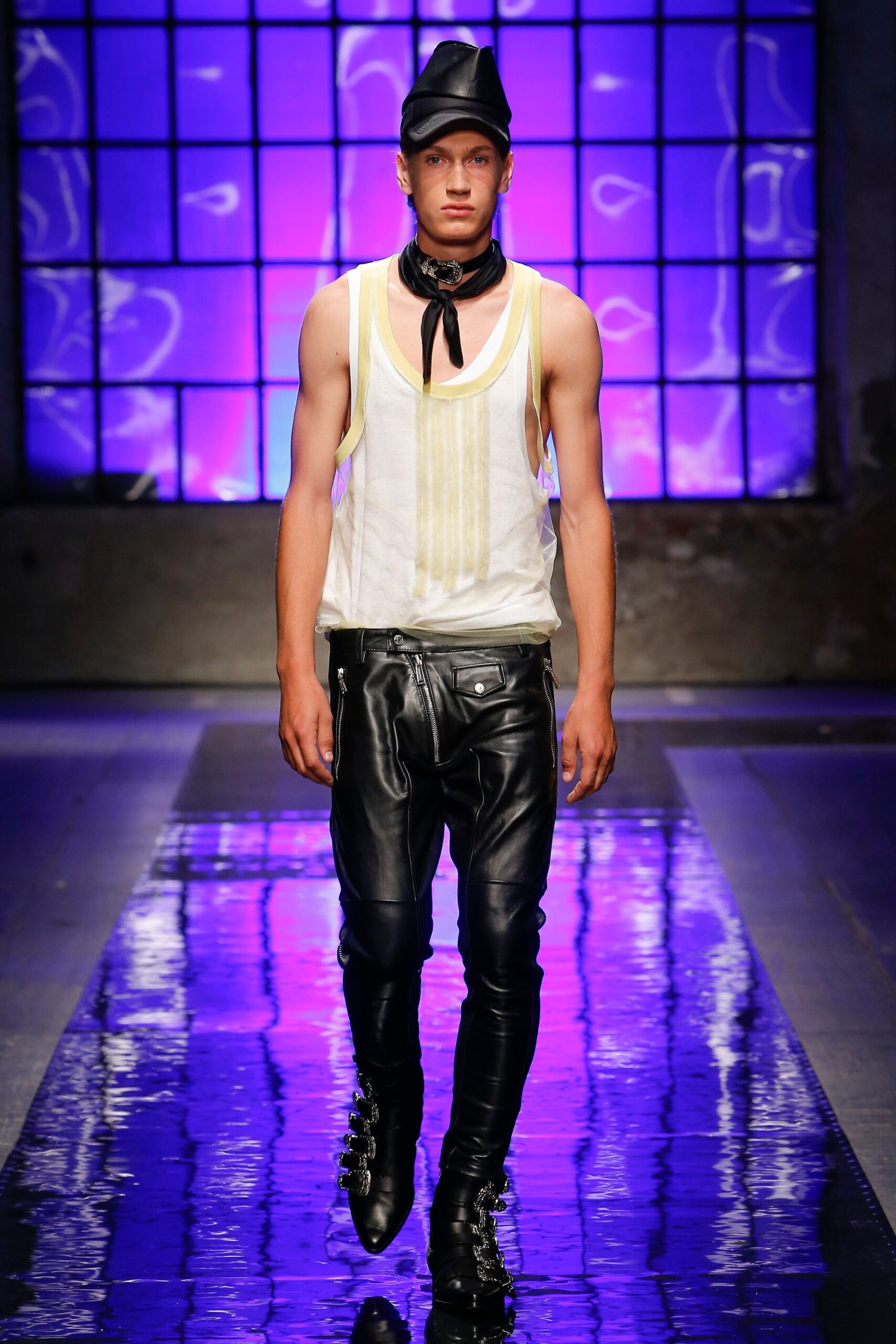 Dsquared2 S/S 18 Menswear Look 11