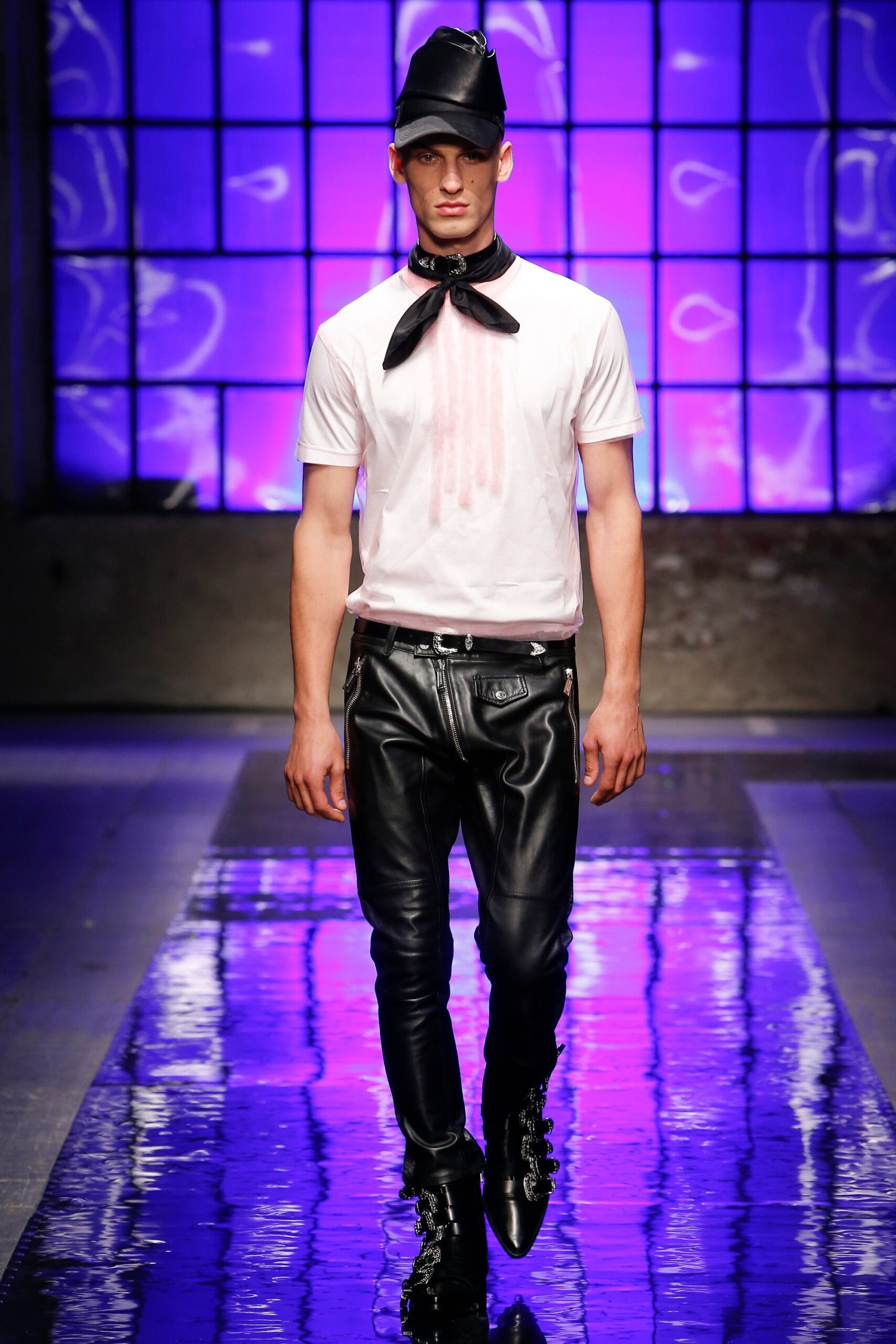 Dsquared2 S/S 18 Menswear Look 12