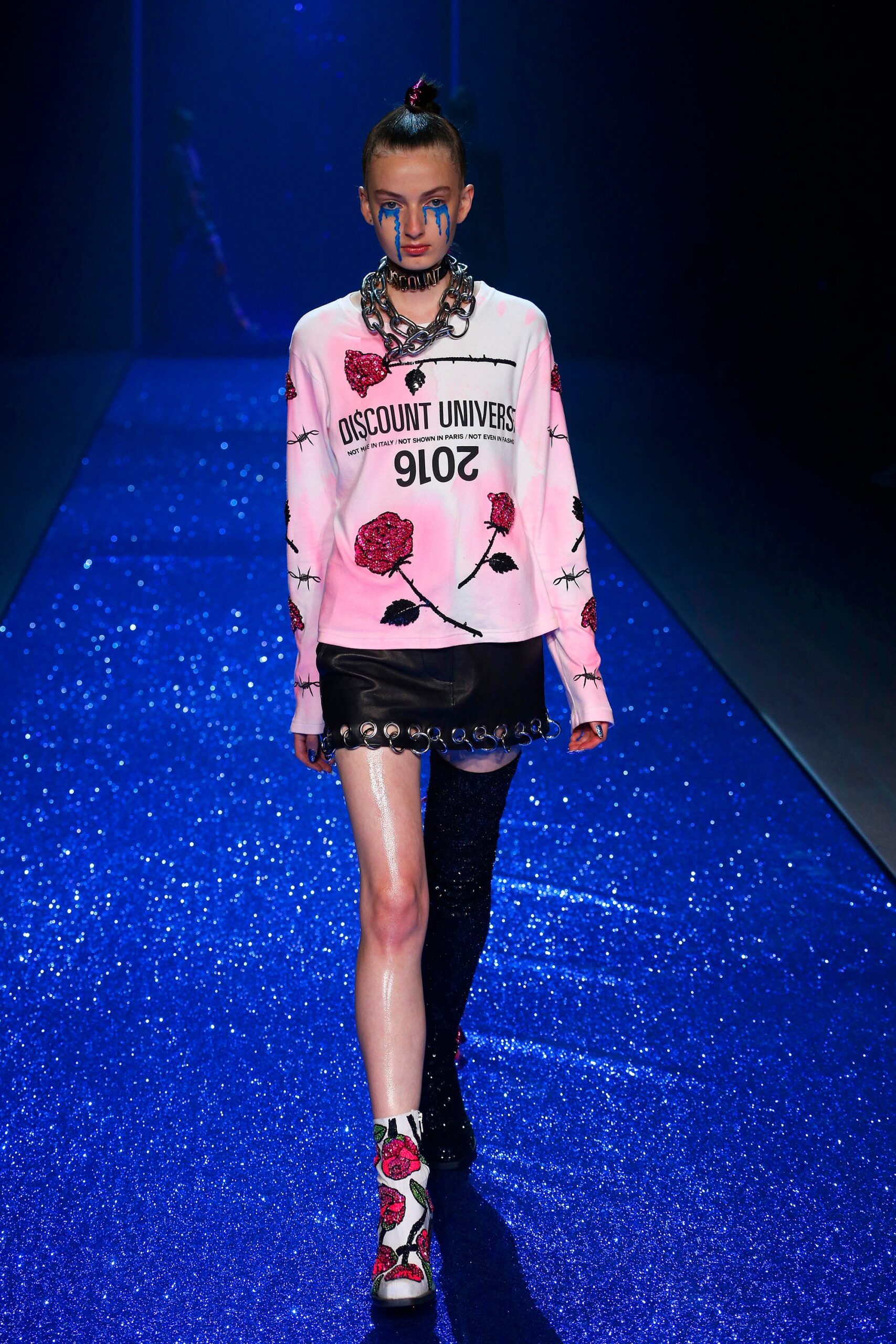 Discount Universe Australia Resort 17 Look 18