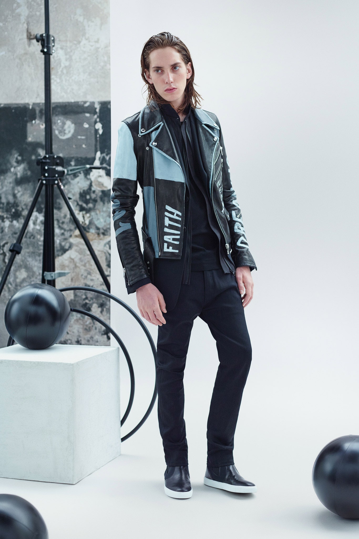 Diesel Black Gold Resort 16 Look 19