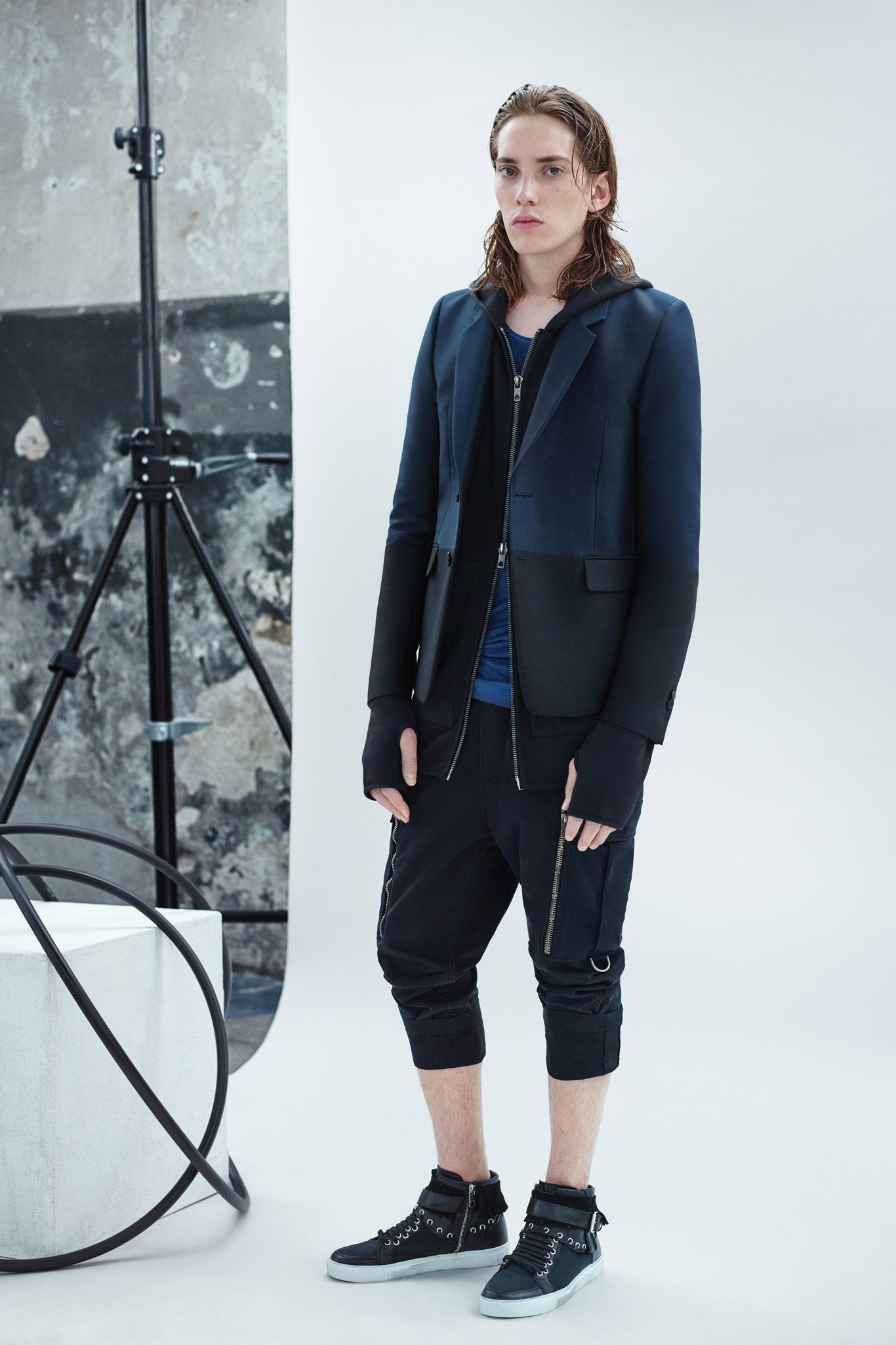 Diesel Black Gold Resort 16 Look 33