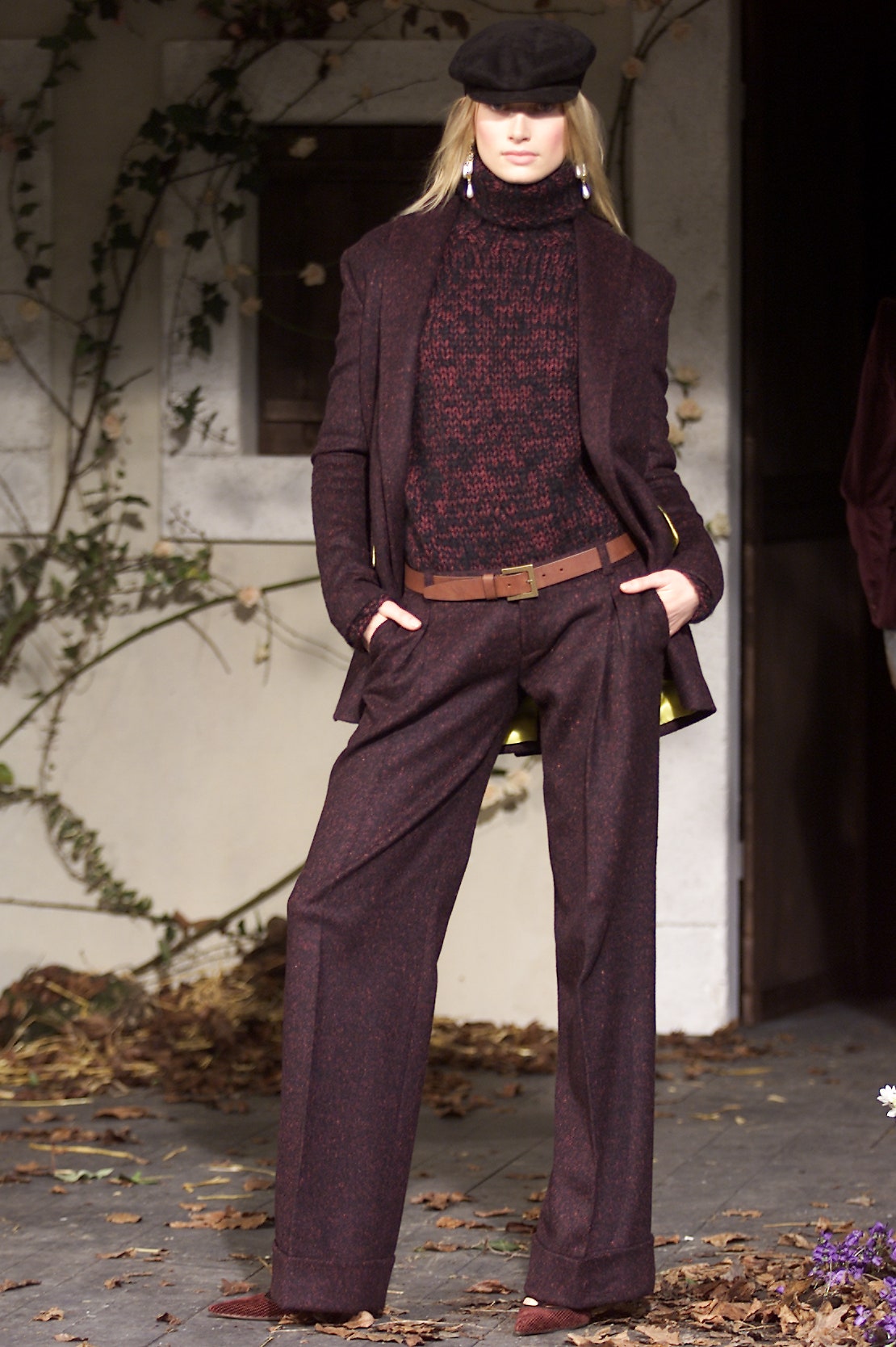 Dolce & Gabbana F/W 01 Look 22