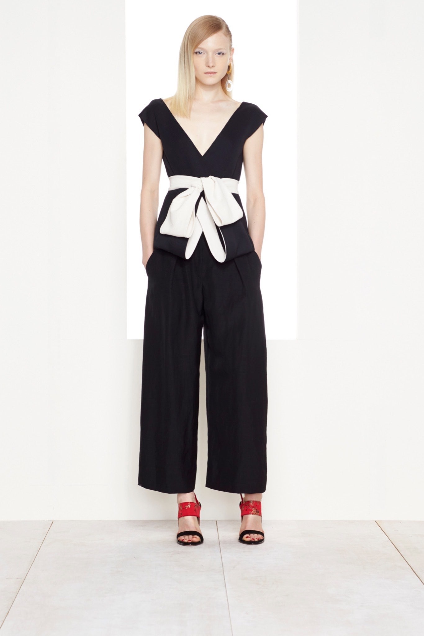 Donna Karan Resort 16 Look 12