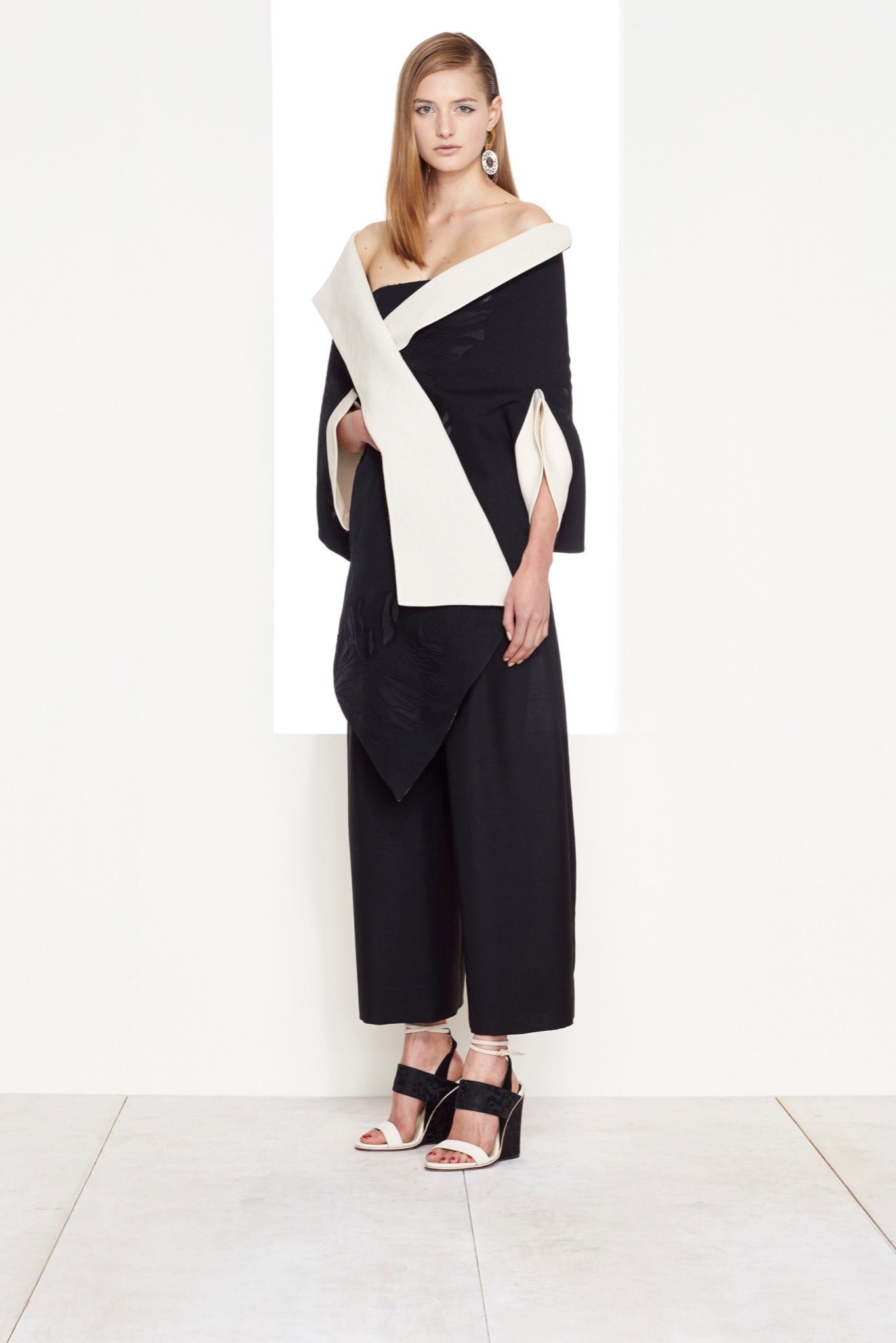 Donna Karan Resort 16 Look 13