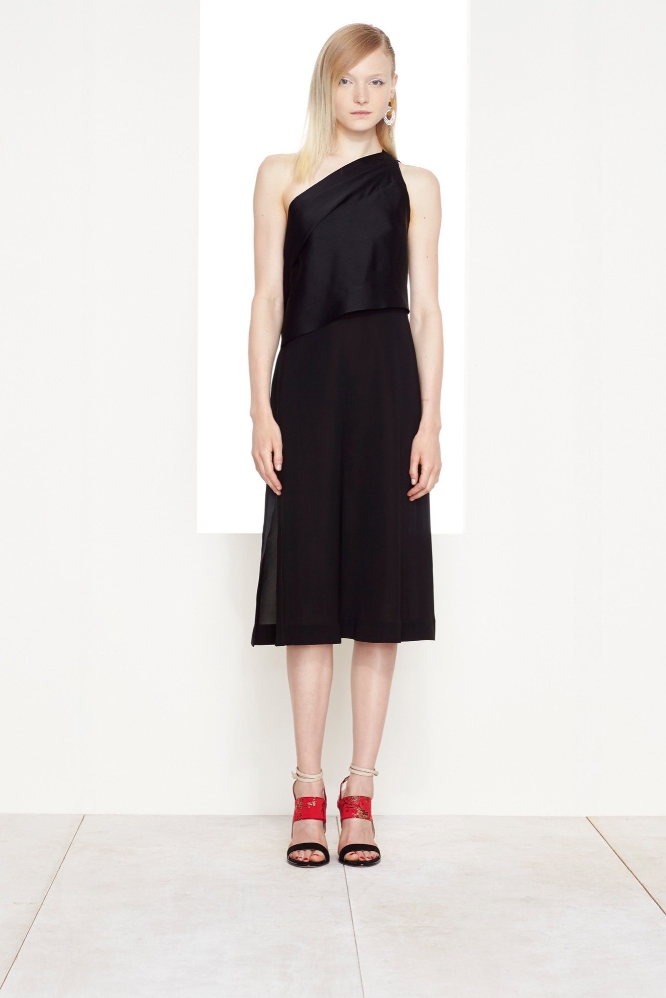 Donna Karan Resort 16 Look 22