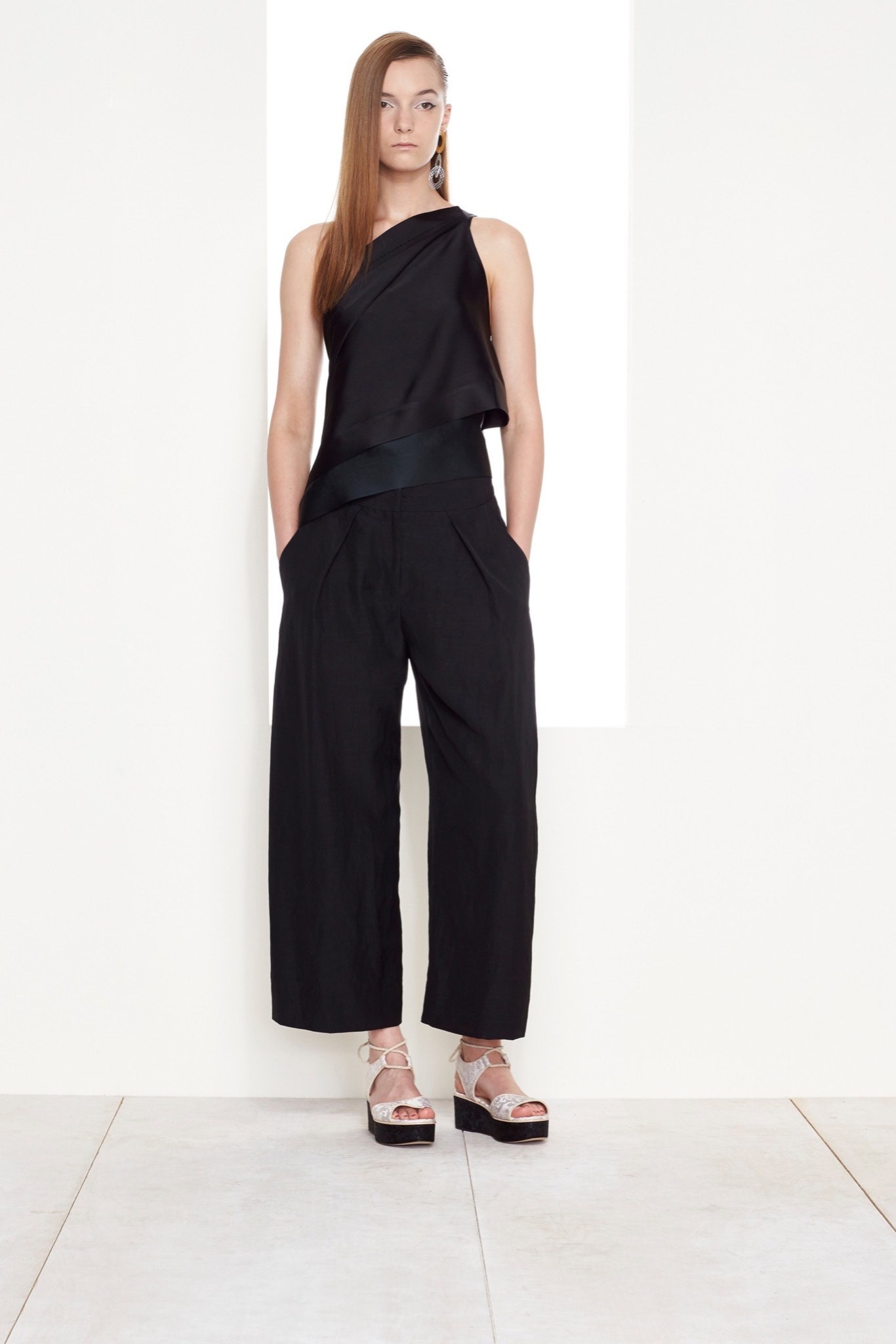 Donna Karan Resort 16 Look 23