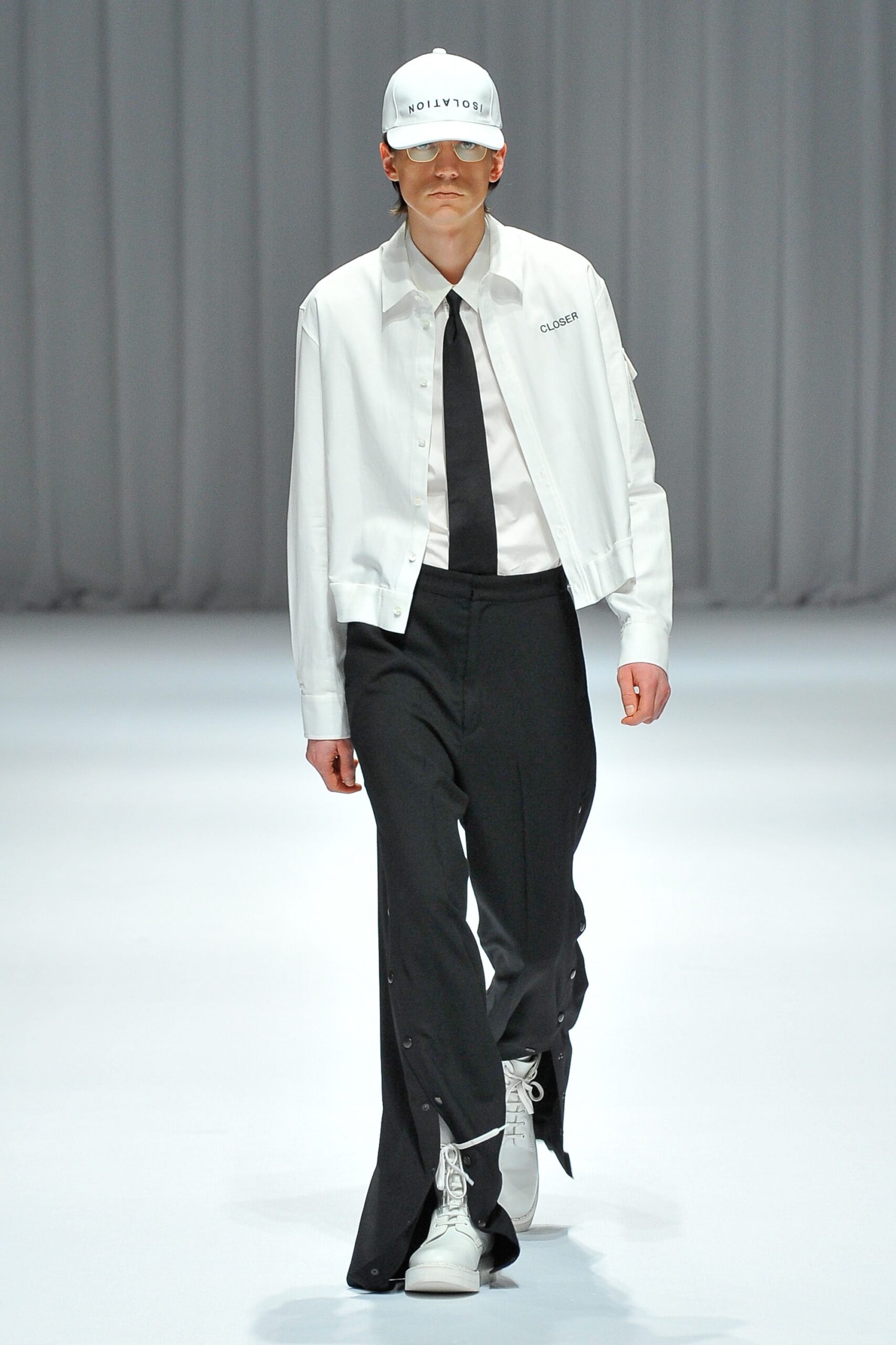 DressedUndressed Tokyo F/W 17 Look 11