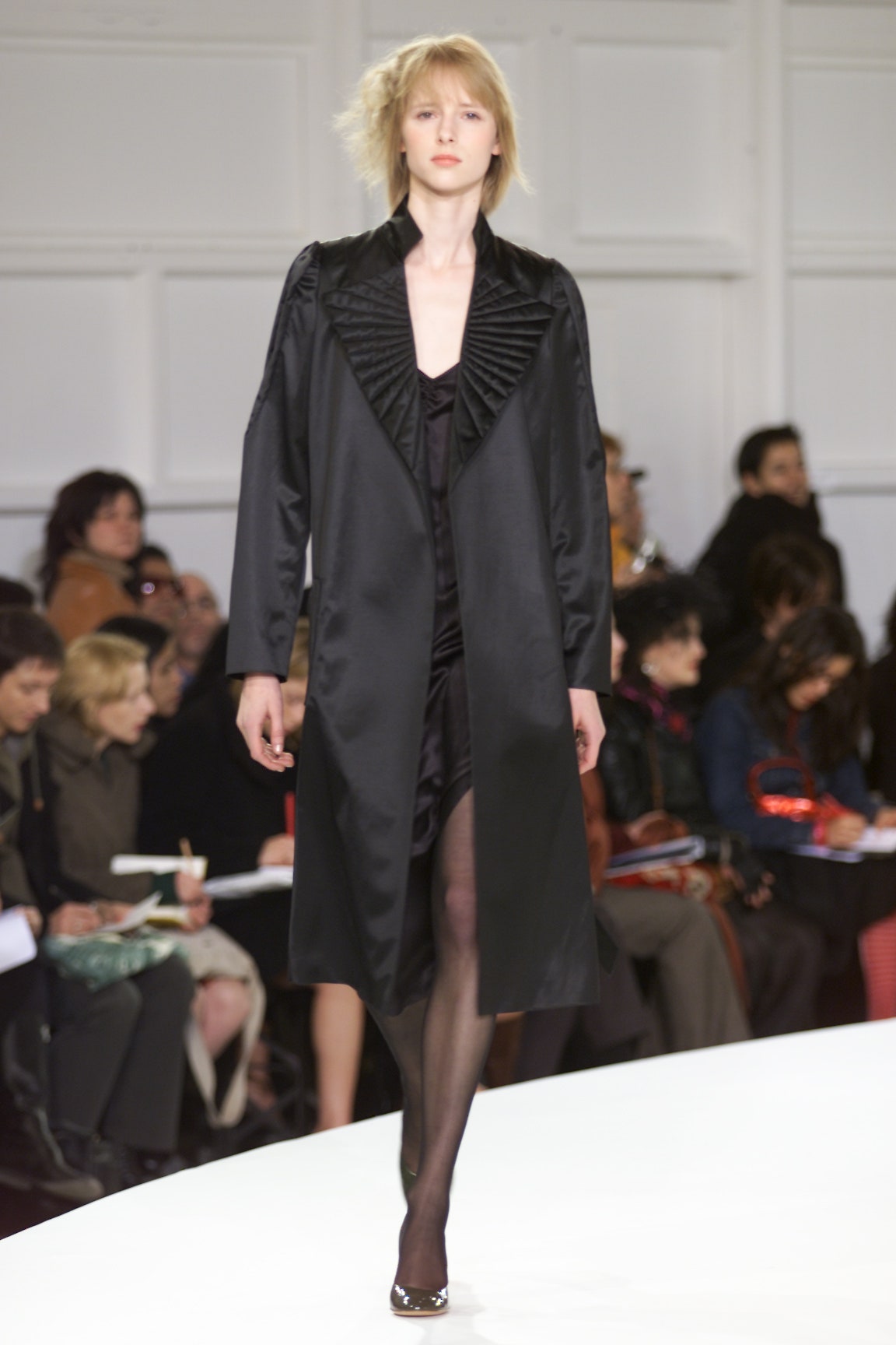 Dries Van Noten F/W 01 Look 54