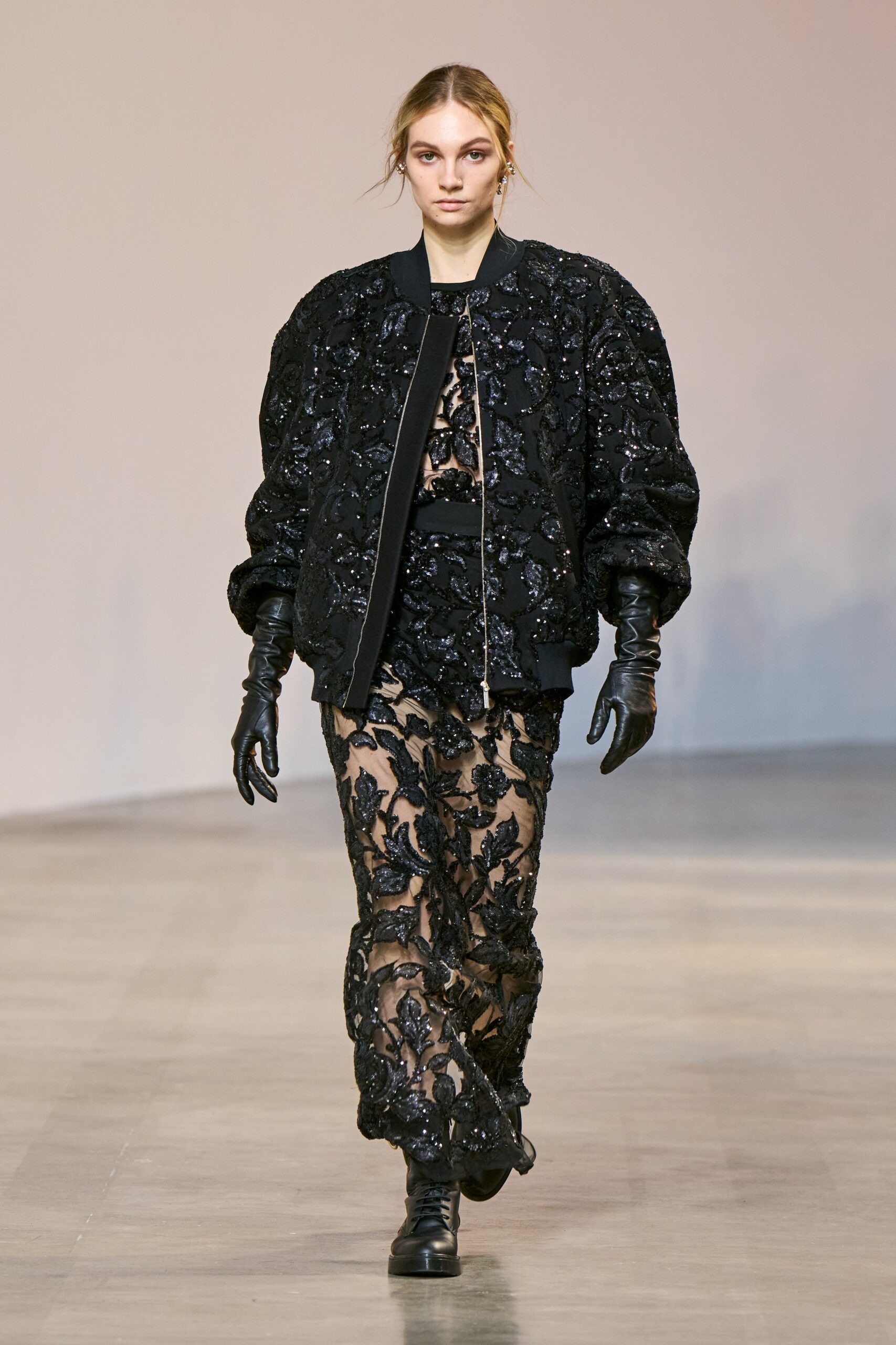 Elie Saab F/W 22 Look 1