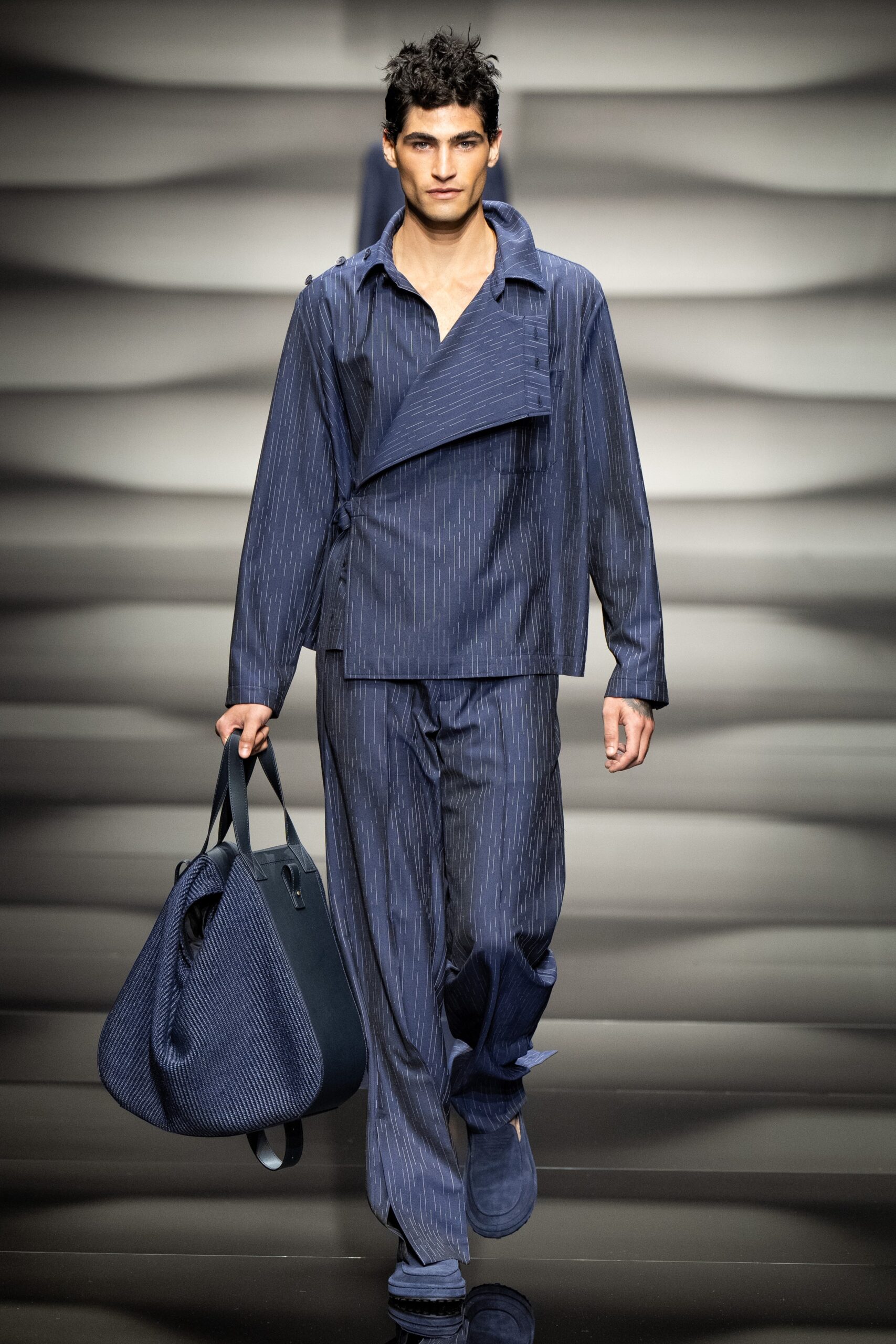 Emporio Armani S/S 23 Menswear Look 1
