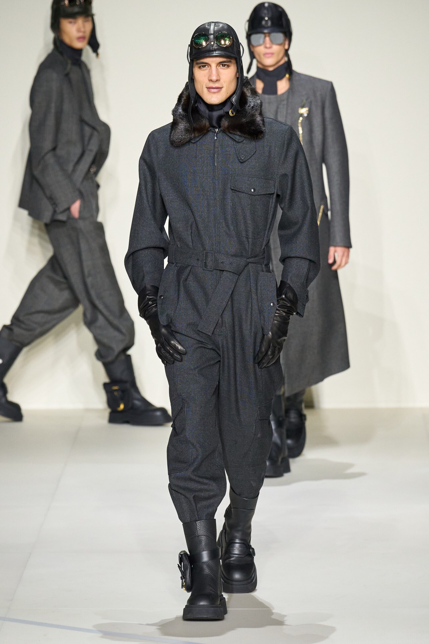 Emporio Armani F/W 23 Menswear Look 2