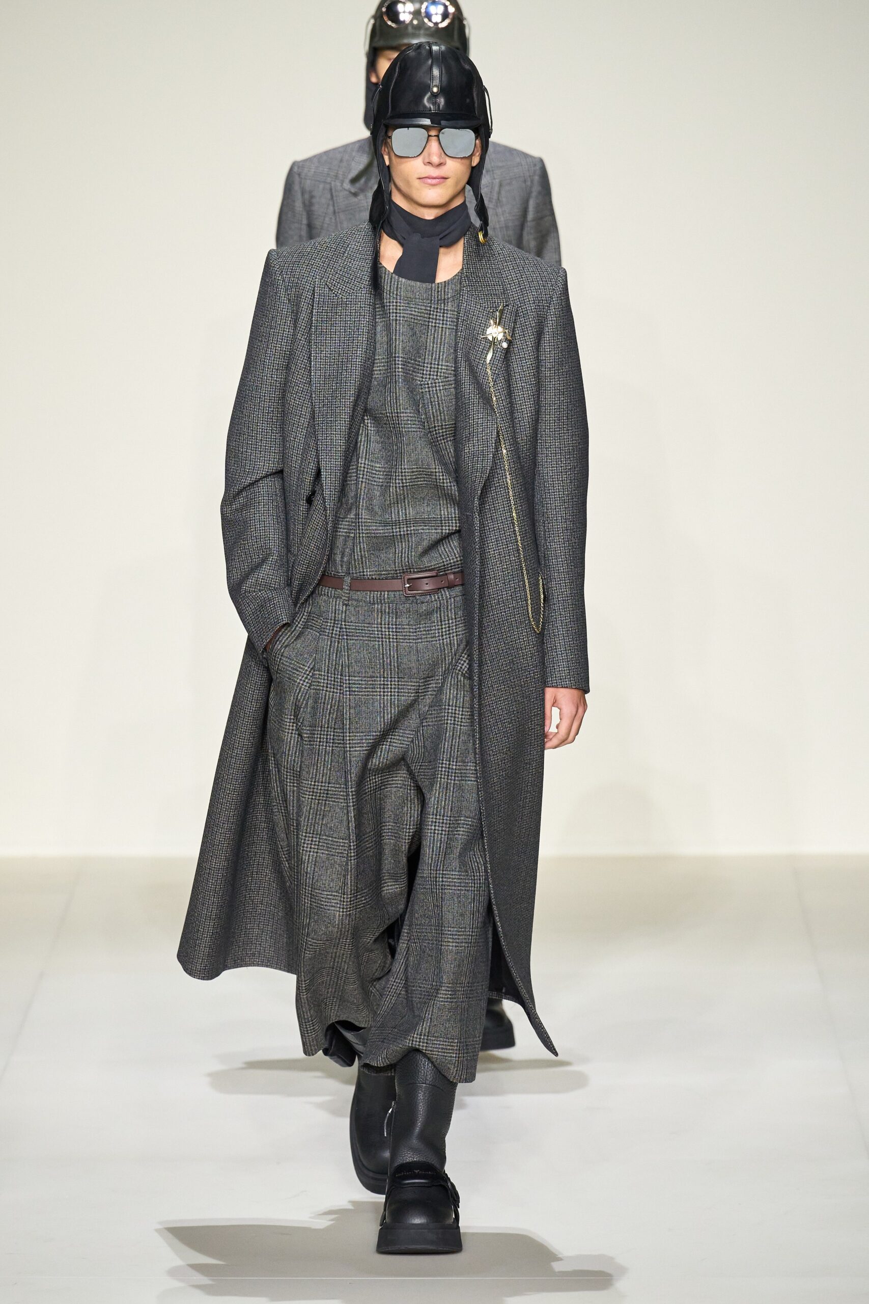 Emporio Armani F/W 23 Menswear Look 3