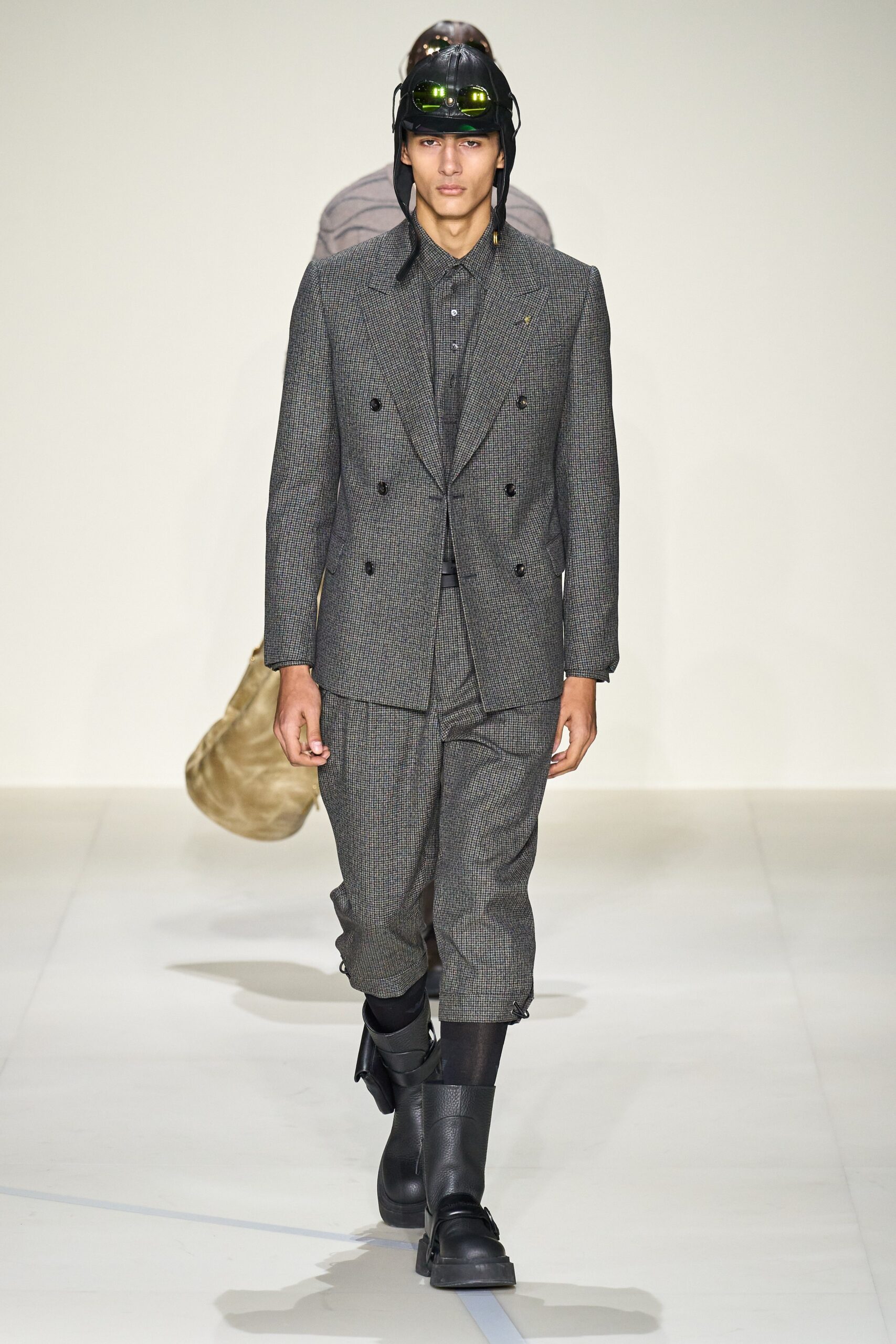 Emporio Armani F/W 23 Menswear Look 5