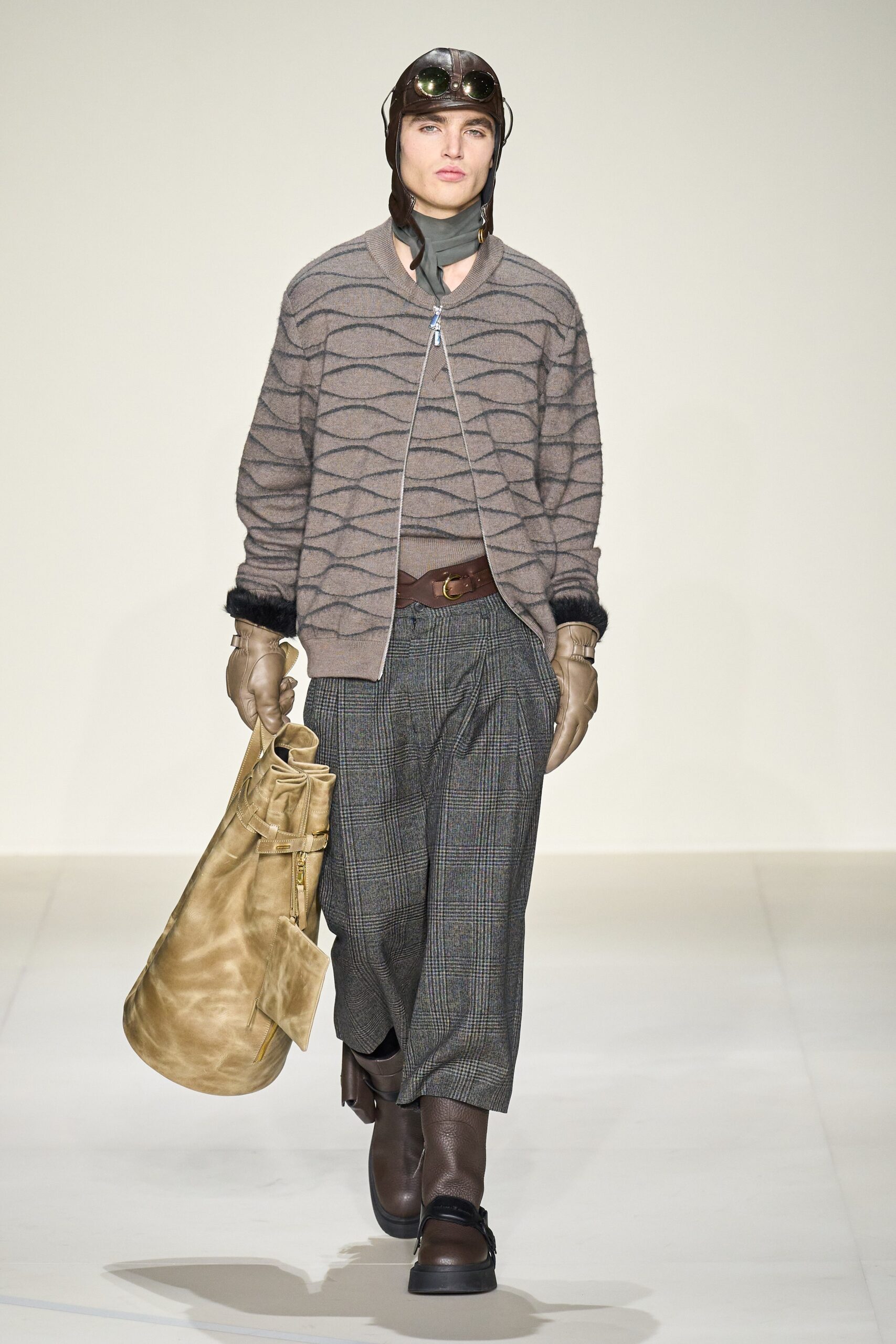 Emporio Armani F/W 23 Menswear Look 6