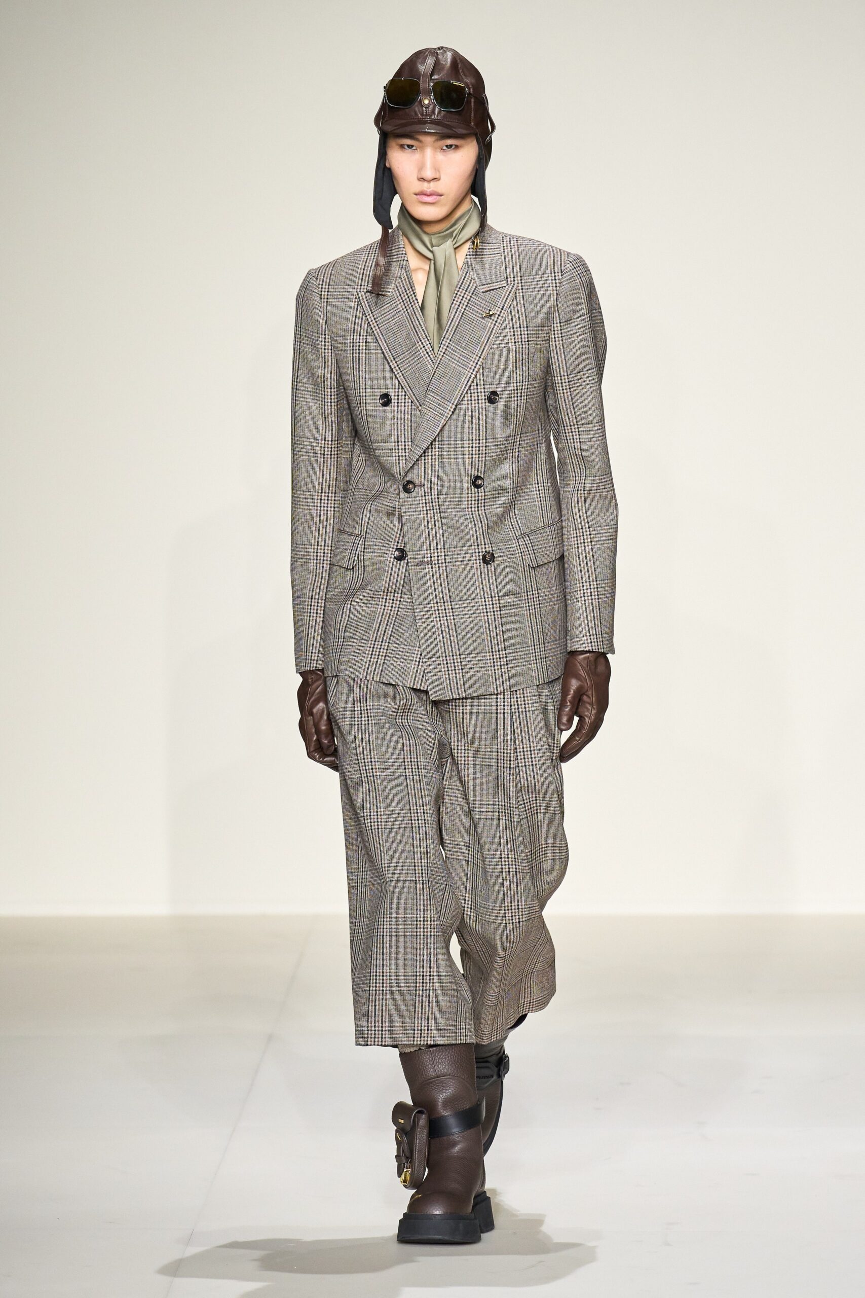 Emporio Armani F/W 23 Menswear Look 9