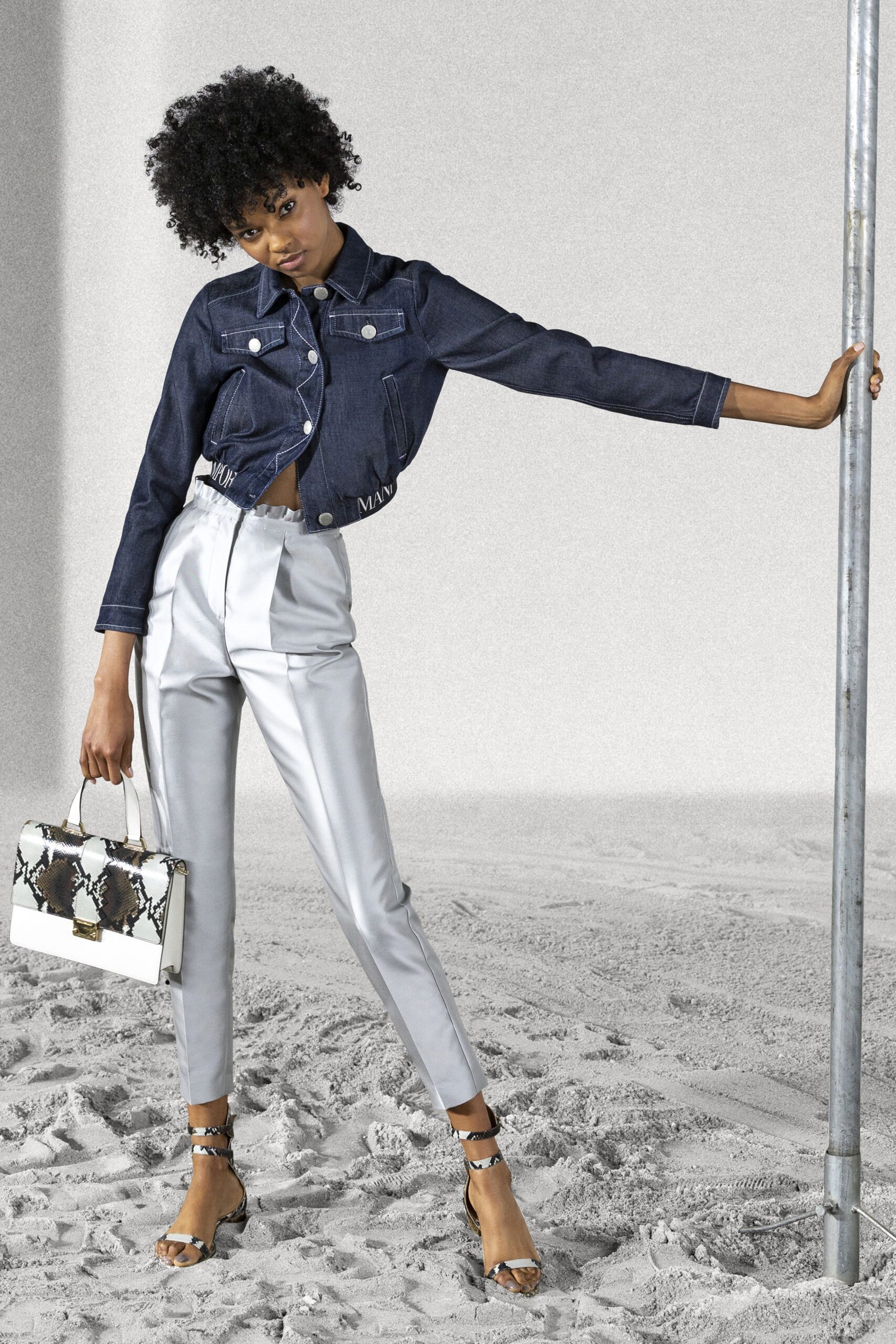 Emporio Armani Resort 19 Look 11