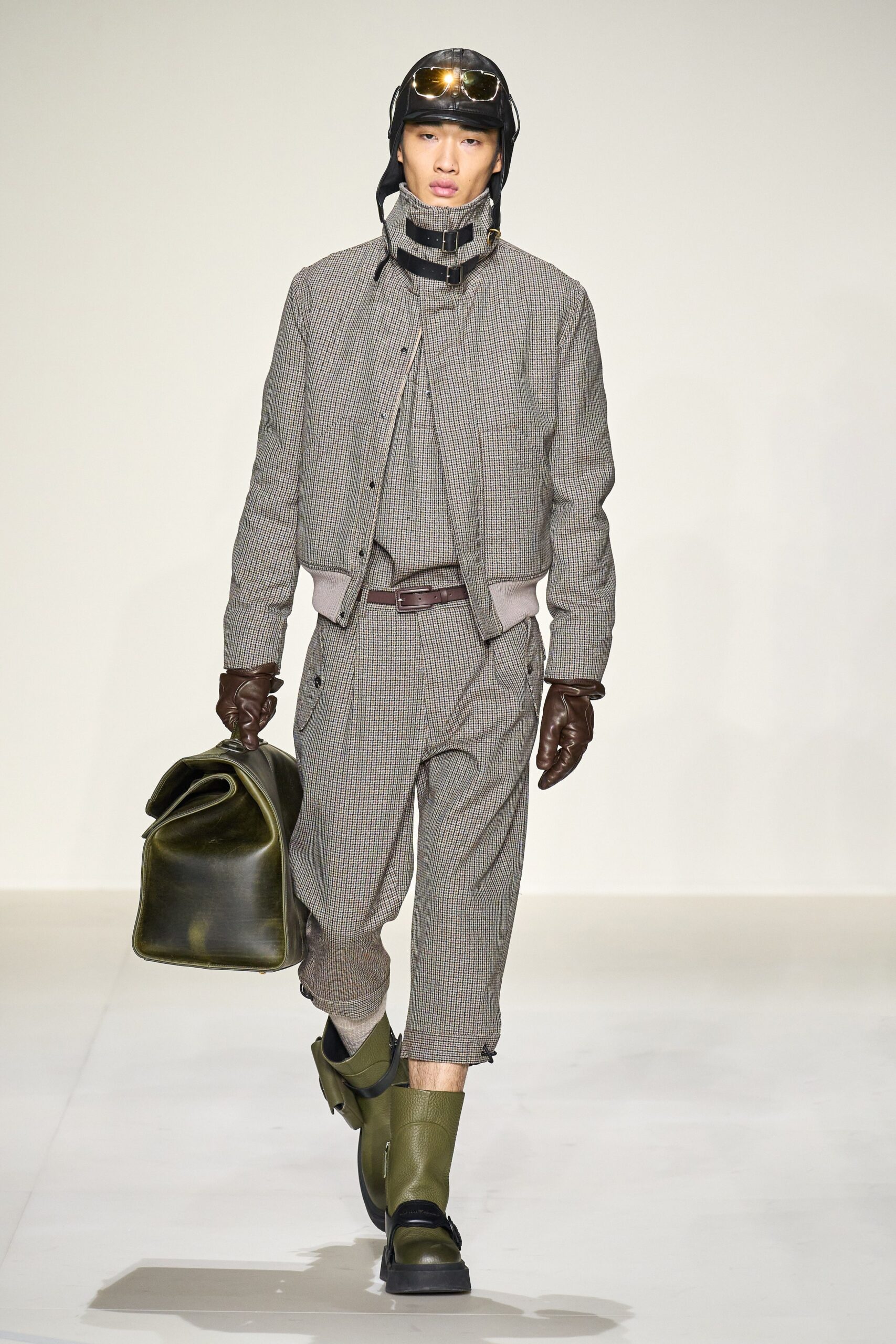 Emporio Armani F/W 23 Menswear Look 11