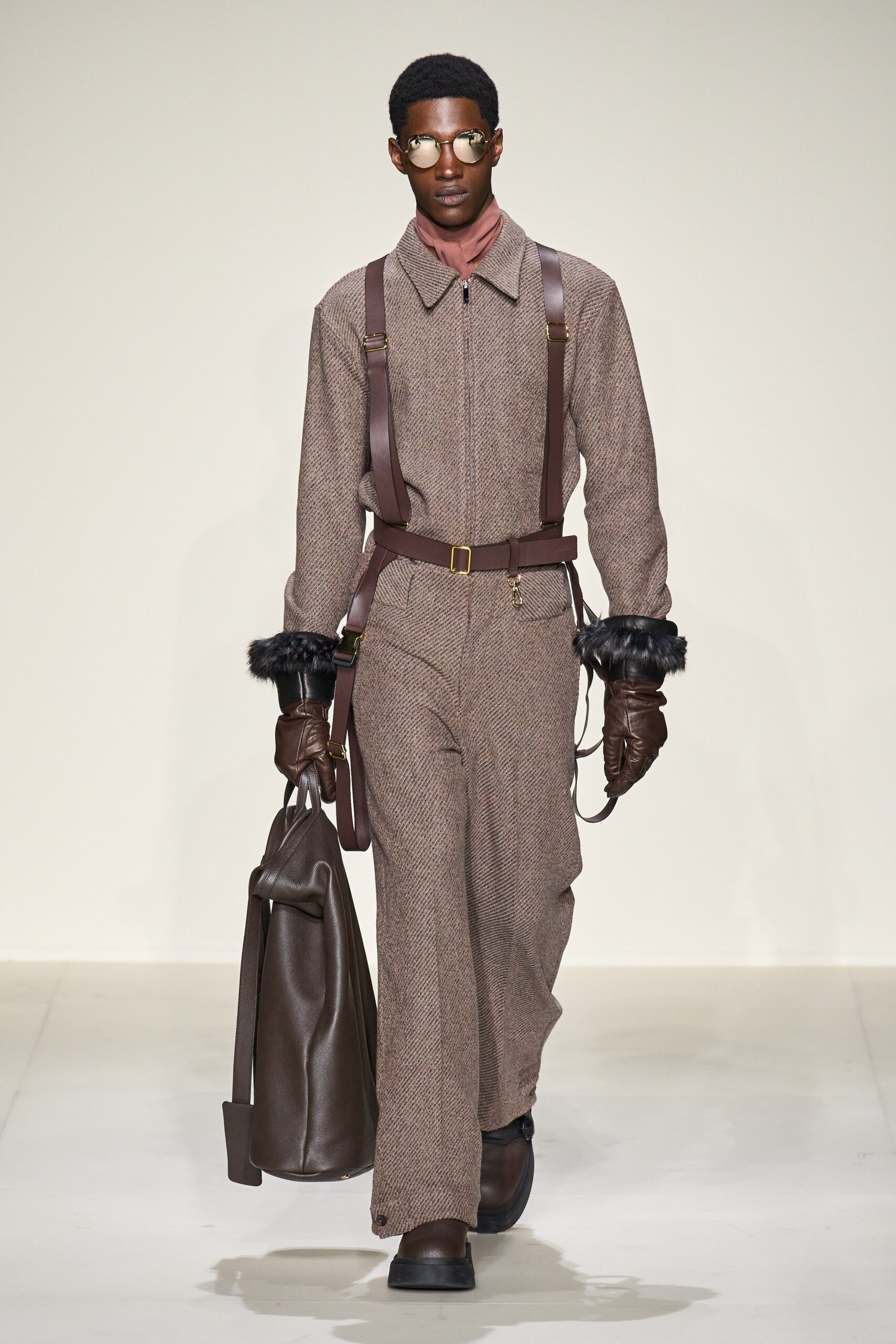Emporio Armani F/W 23 Menswear Look 17