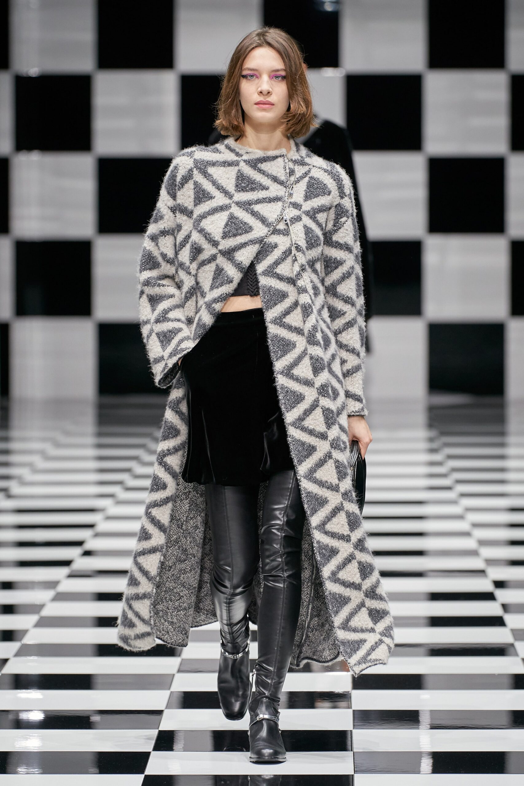 Emporio Armani F/W 22 Look 20