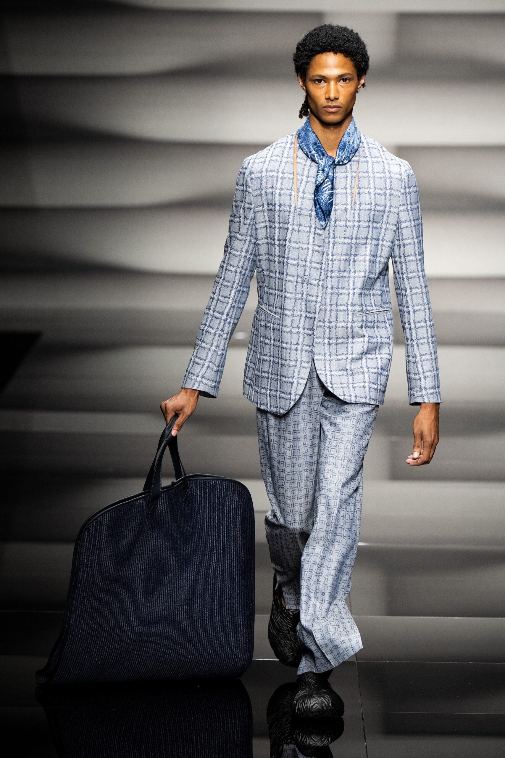 Emporio Armani S/S 23 Menswear Look 21