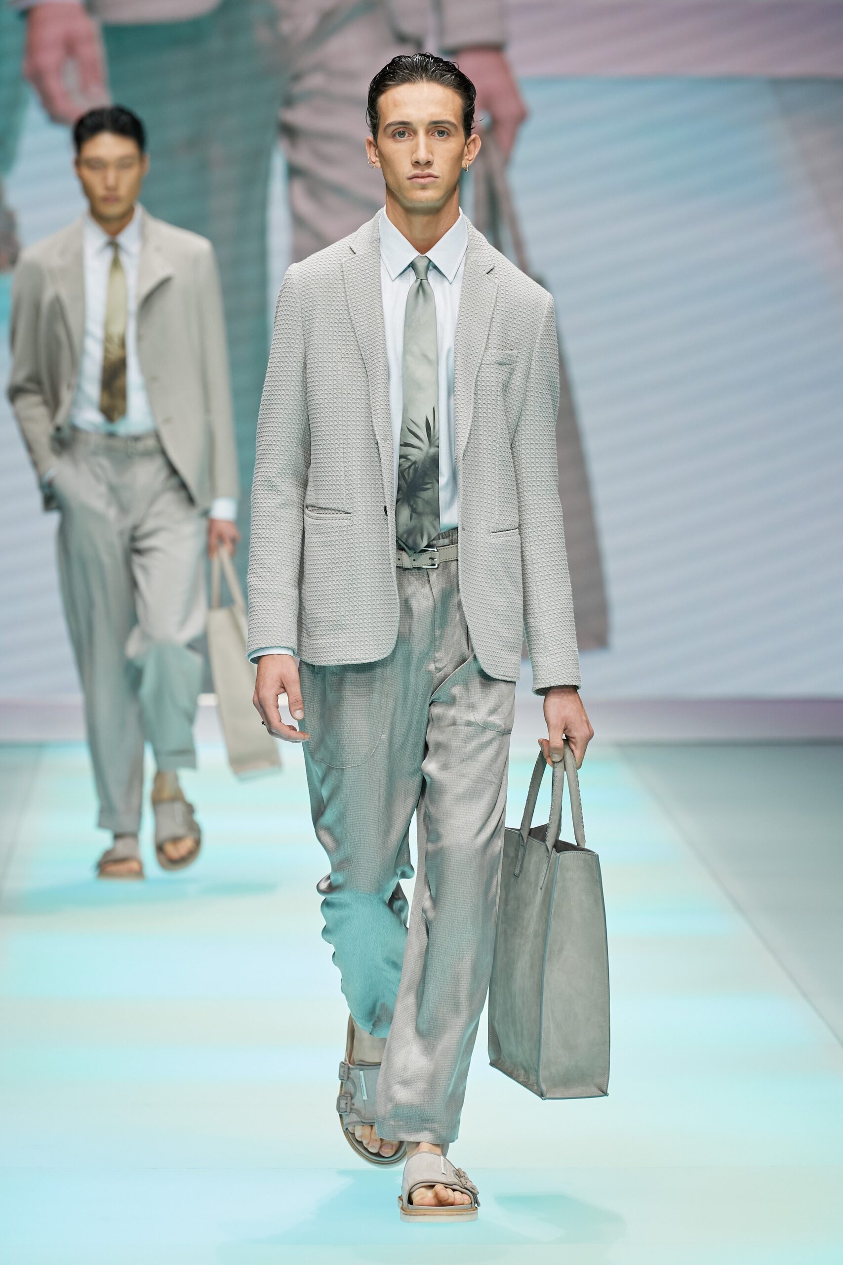 Emporio Armani S/S 22 Look 25