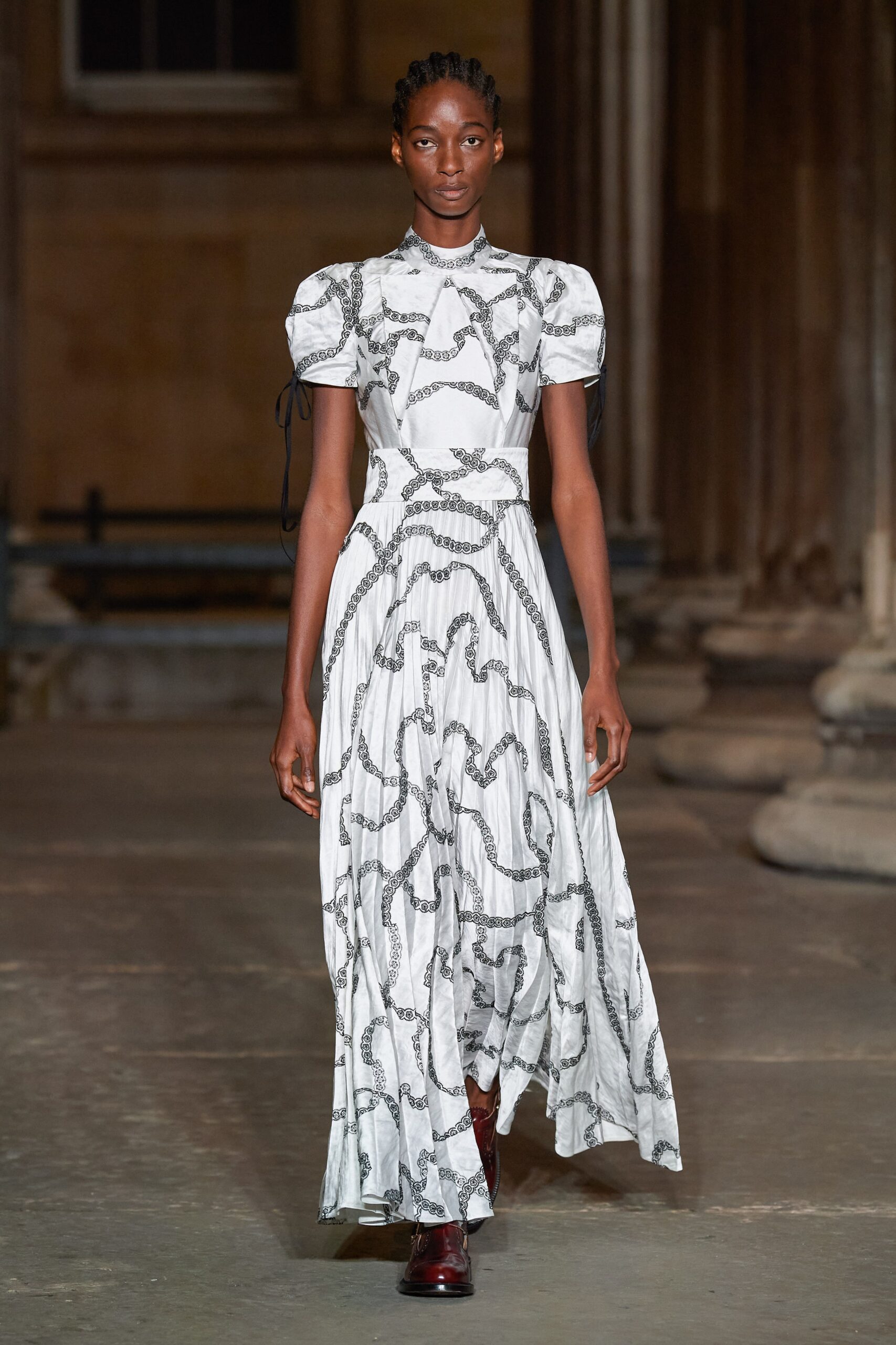 Erdem S/S 22 Look 25