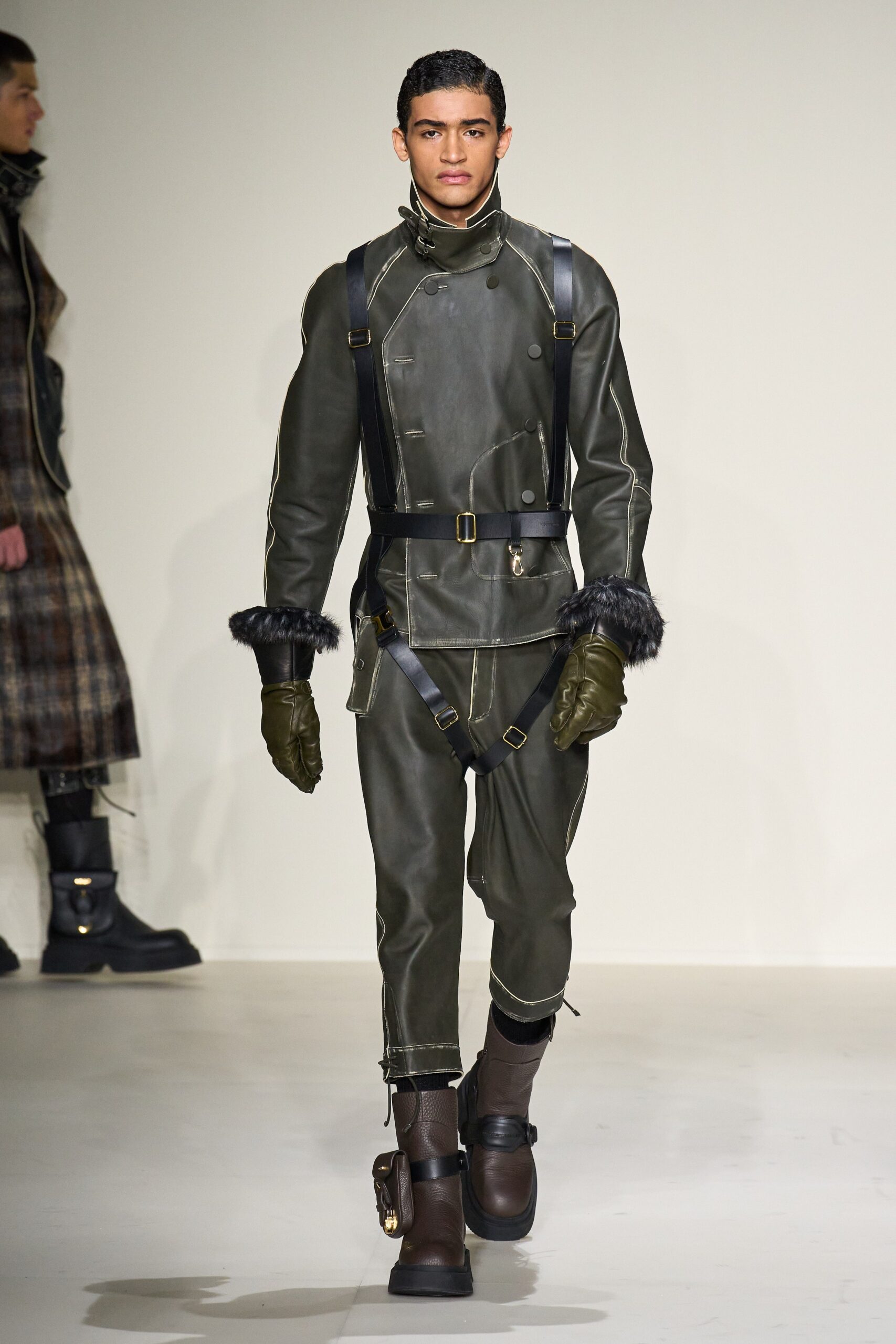 Emporio Armani F/W 23 Menswear Look 25