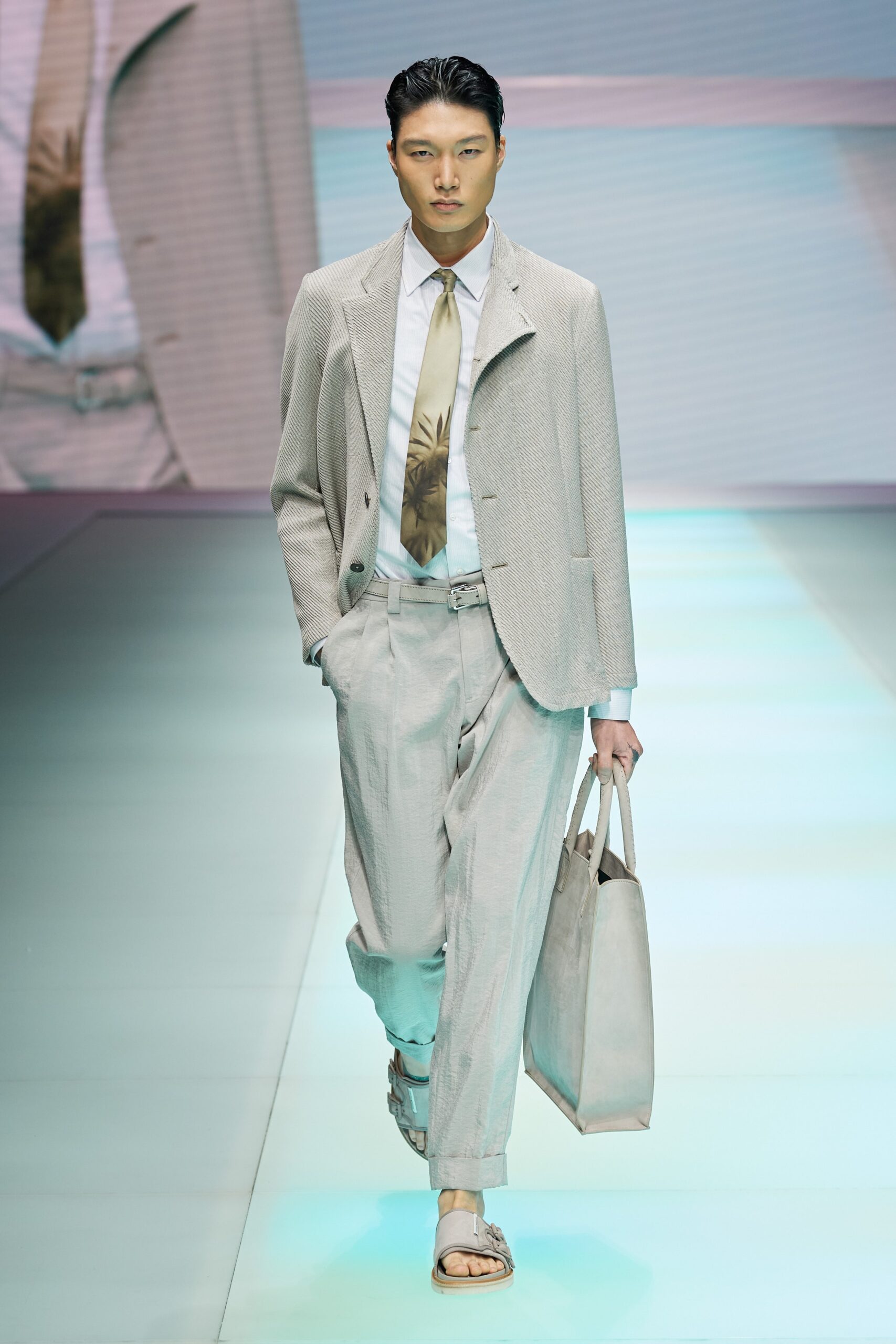 Emporio Armani S/S 22 Look 26