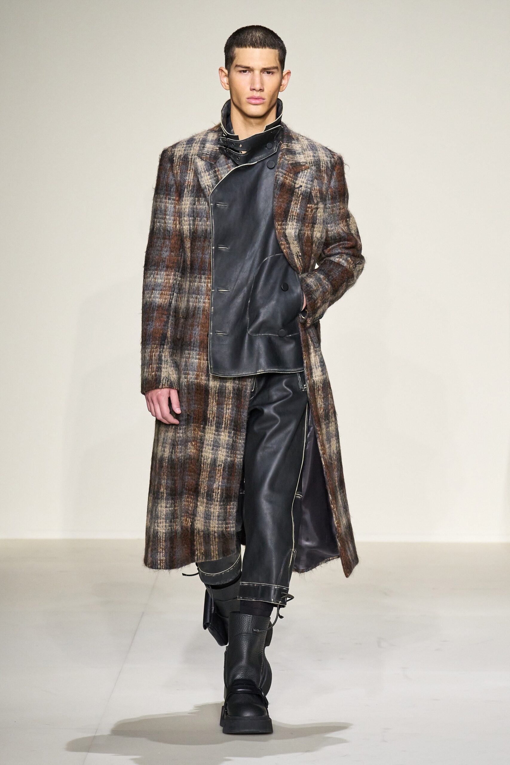 Emporio Armani F/W 23 Menswear Look 26