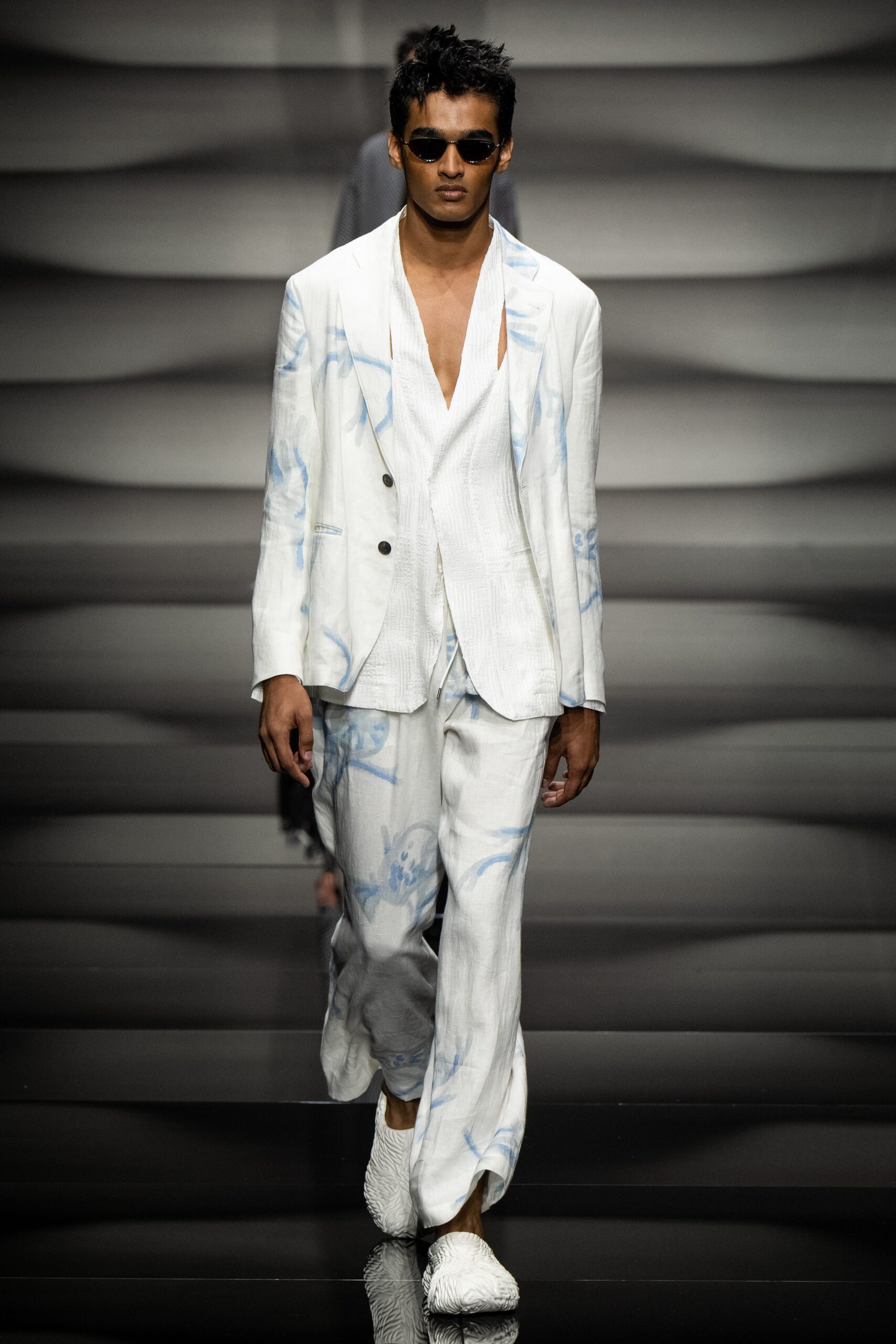 Emporio Armani S/S 23 Menswear Look 26