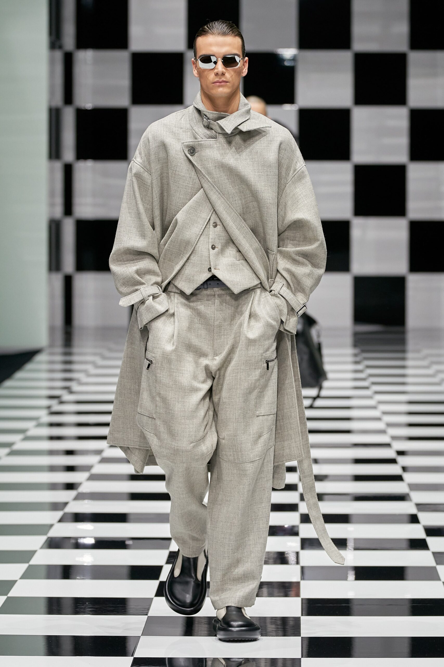 Emporio Armani F/W 22 Look 28