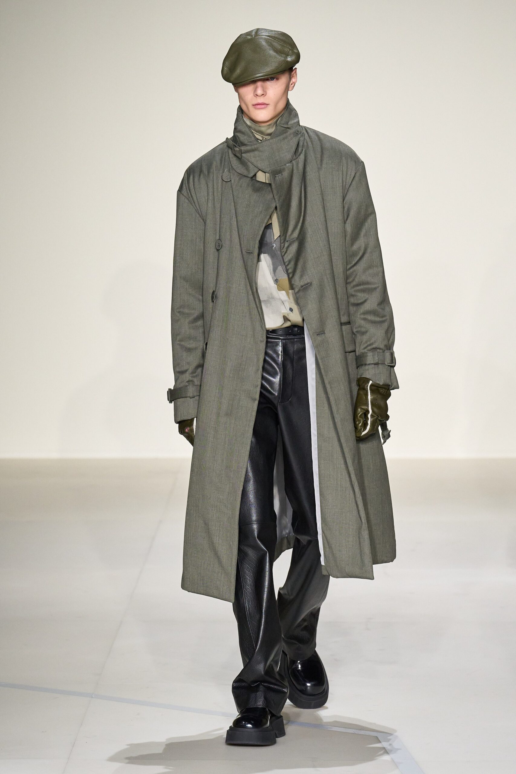 Emporio Armani F/W 23 Menswear Look 28