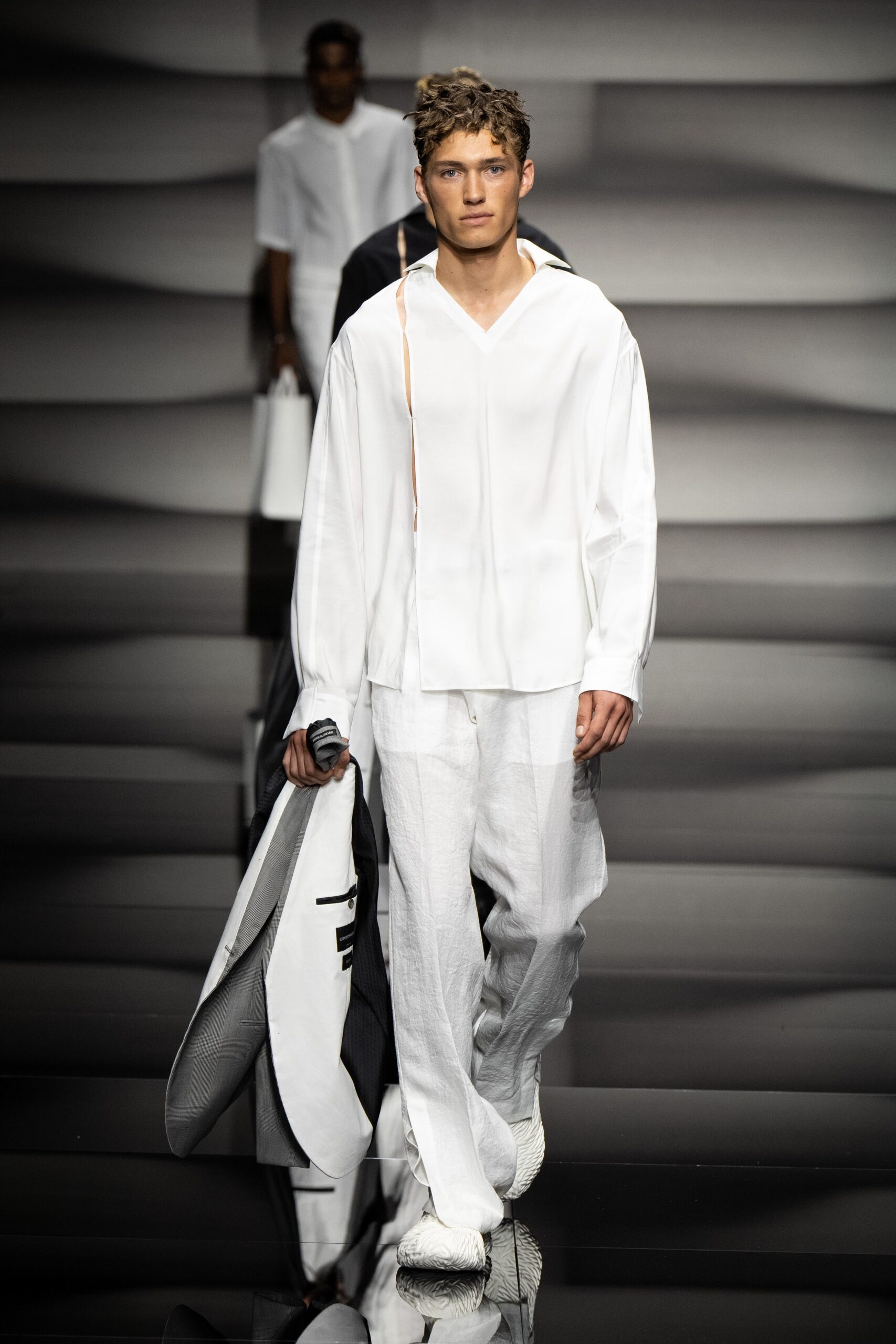 Emporio Armani S/S 23 Menswear Look 28