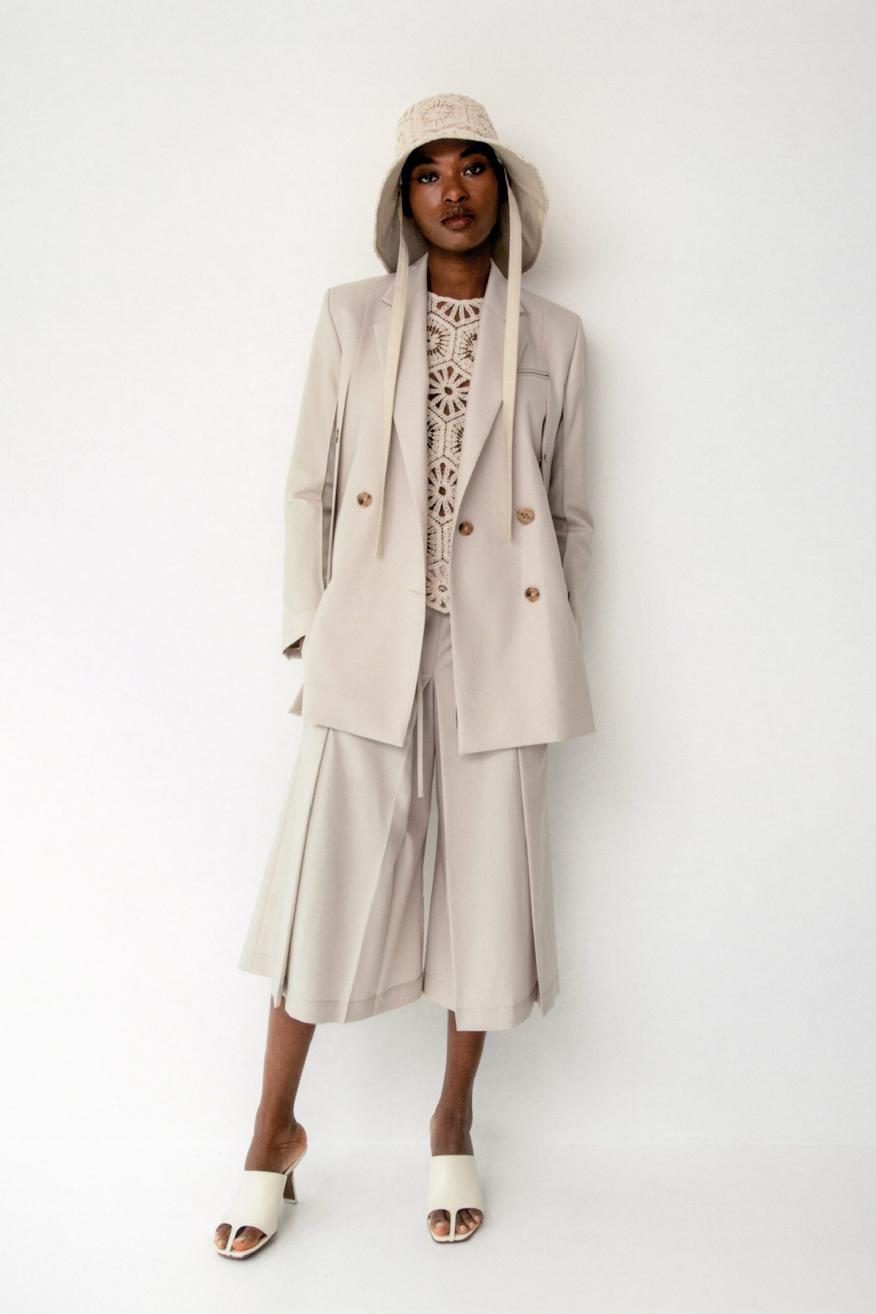 Eudon Choi Resort 22 Look 30