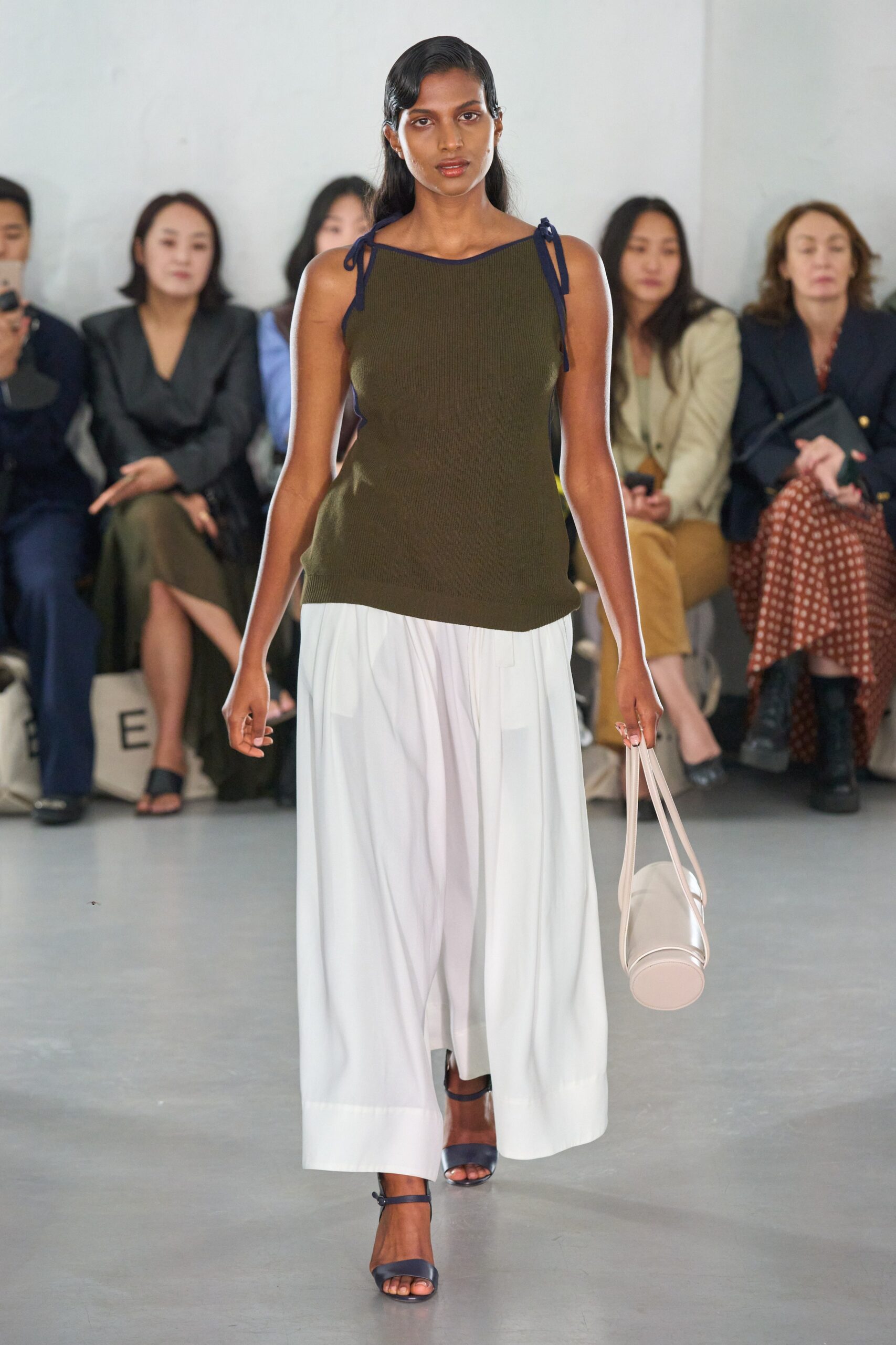Eudon Choi S/S 23 Look 30