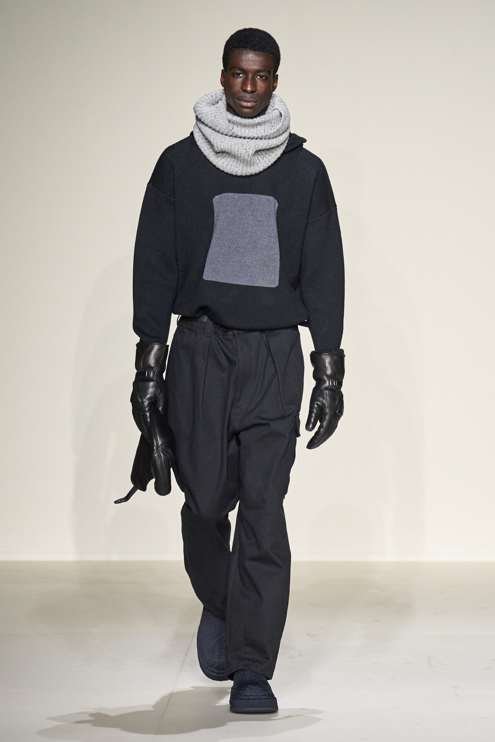 Emporio Armani F/W 23 Menswear Look 32