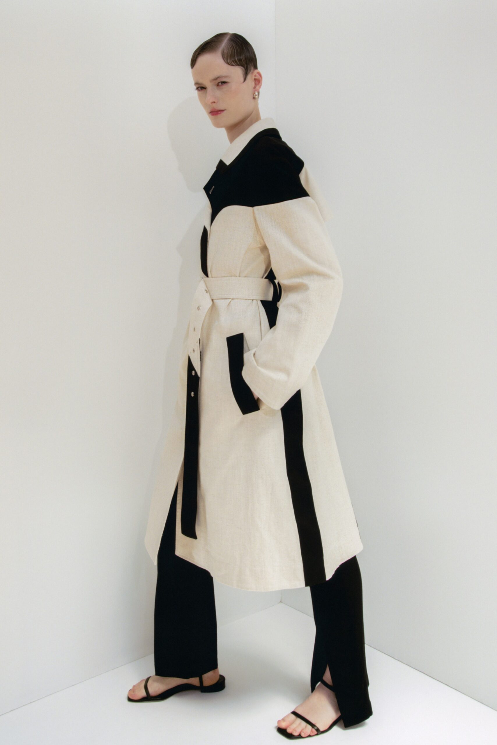 Eudon Choi Resort 23 Look 33