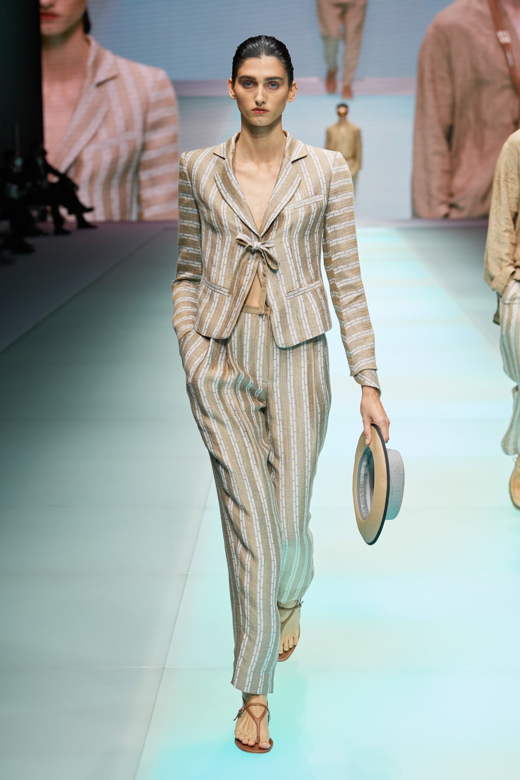 Emporio Armani S/S 22 Look 34