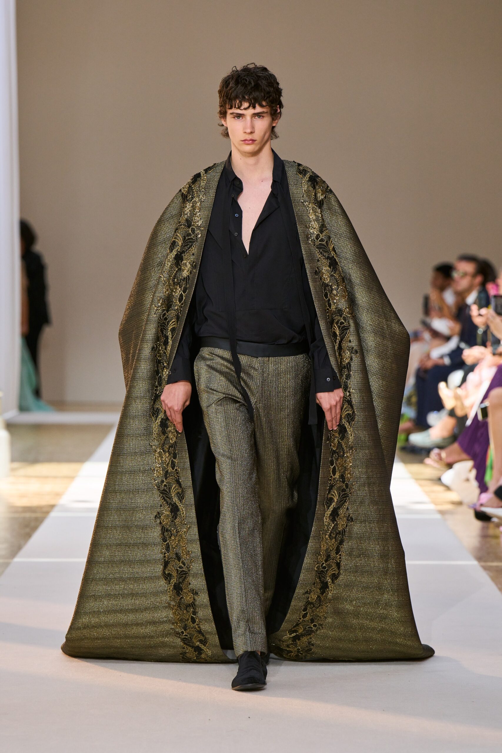 Elie Saab F/W 22 Couture Look 35
