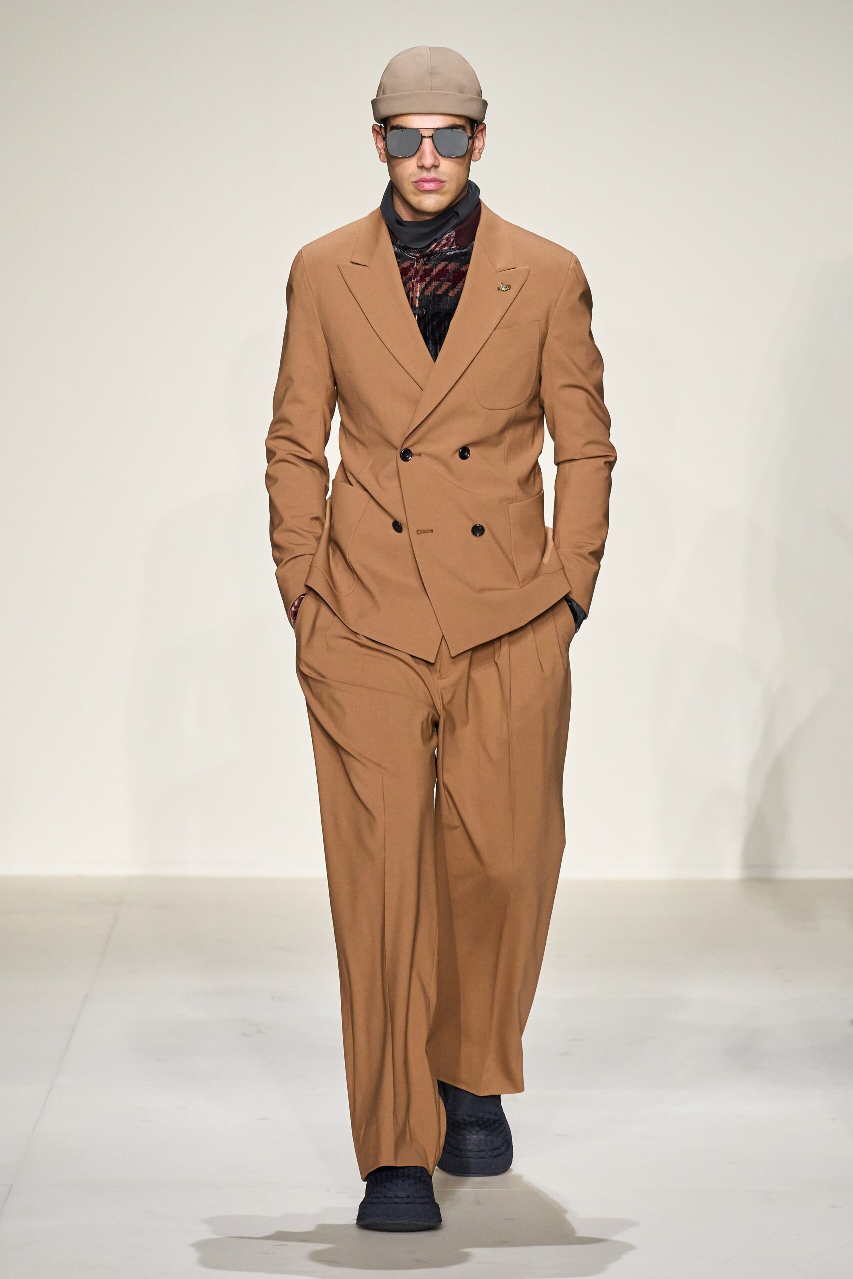 Emporio Armani F/W 23 Menswear Look 38