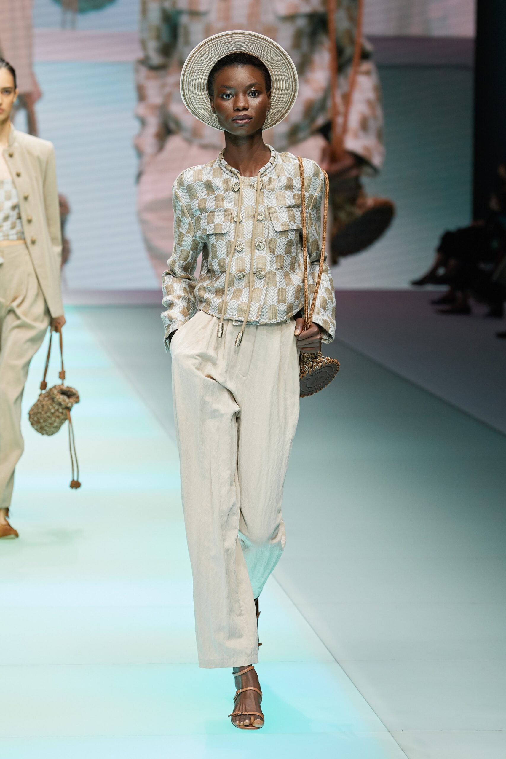 Emporio Armani S/S 22 Look 39