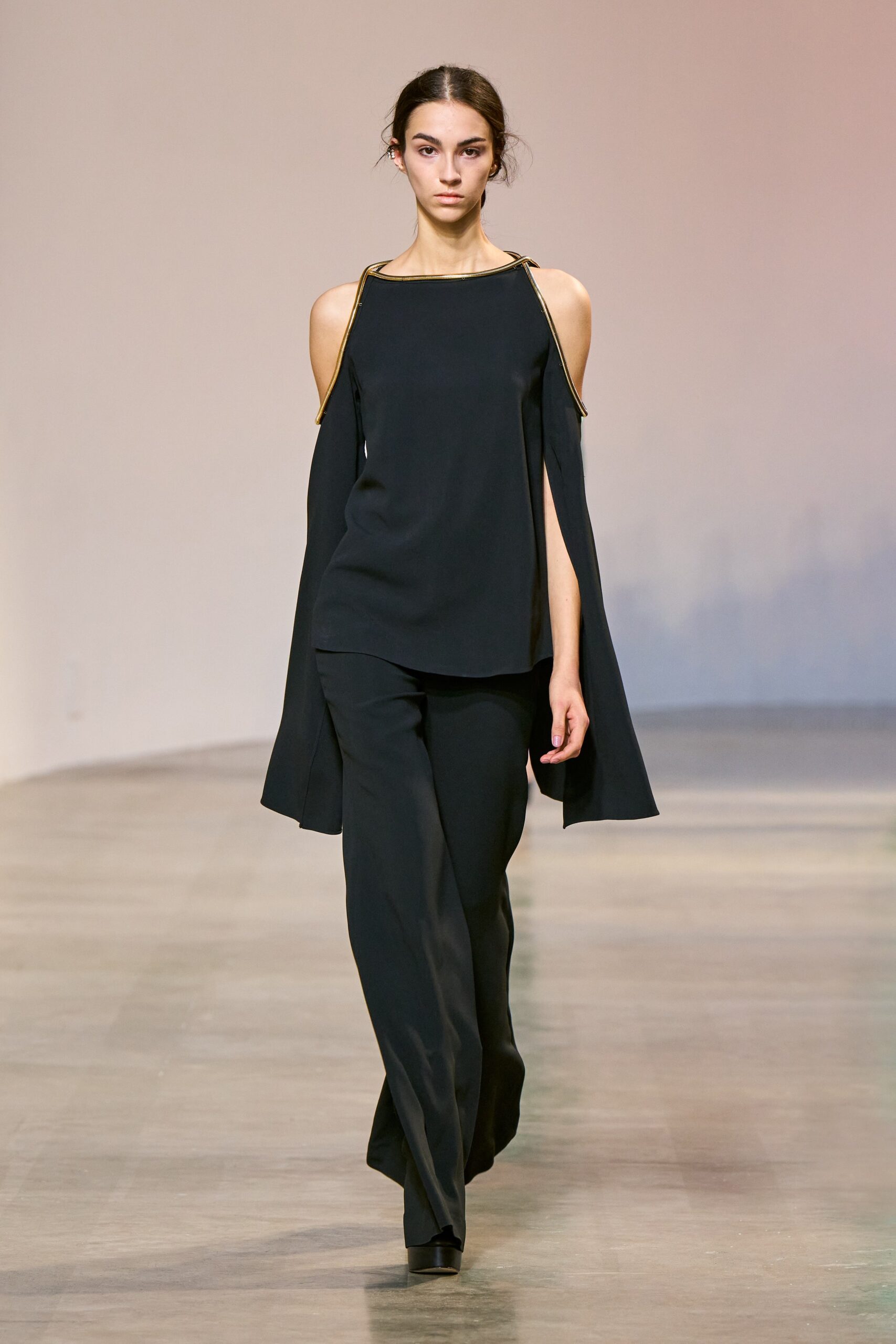 Elie Saab F/W 22 Look 39