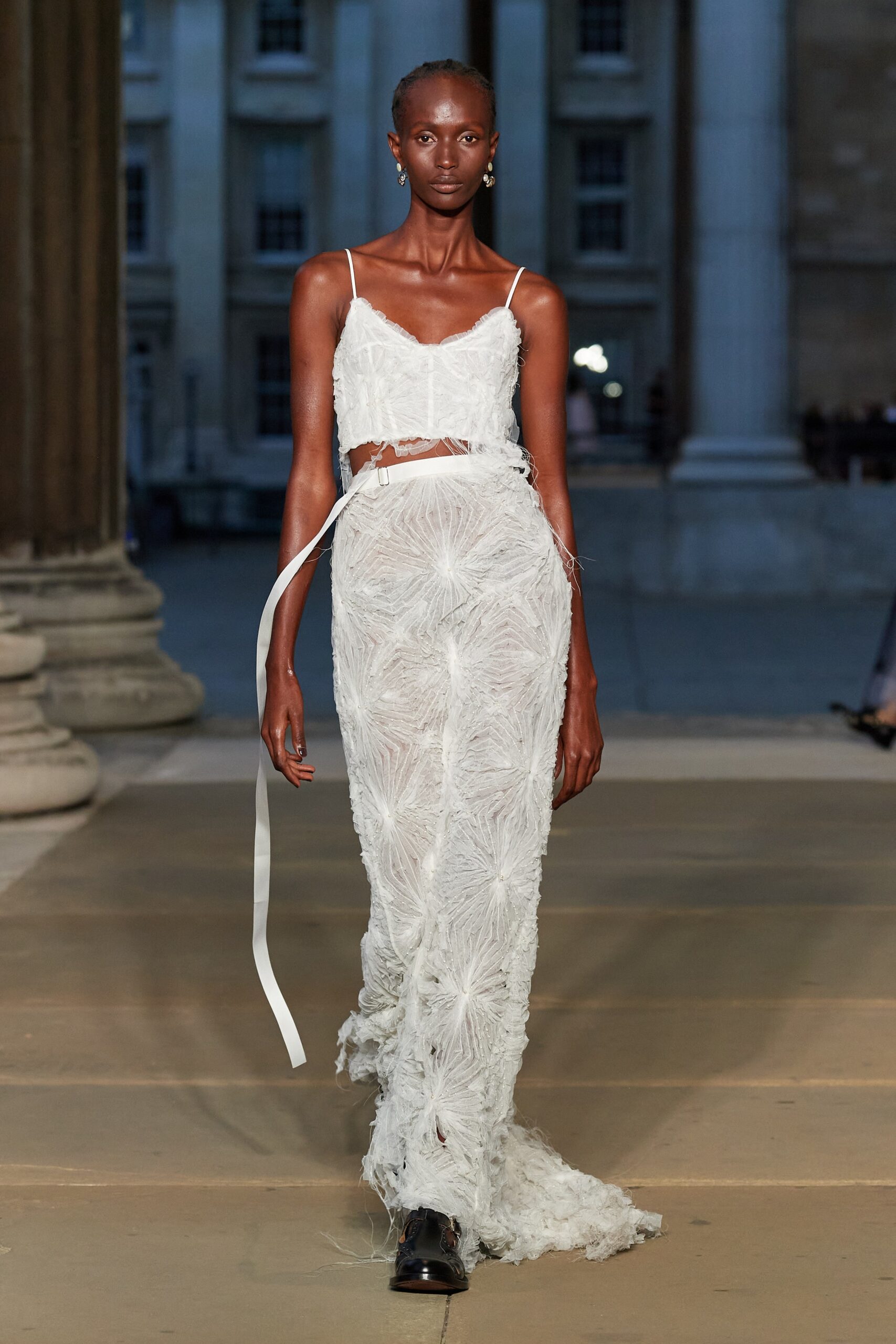 Erdem S/S 23 Look 39