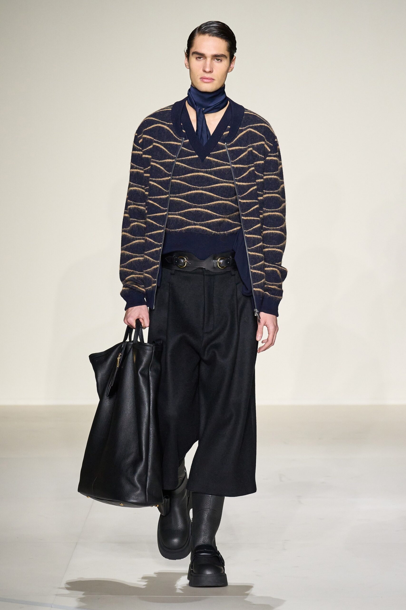 Emporio Armani F/W 23 Menswear Look 41