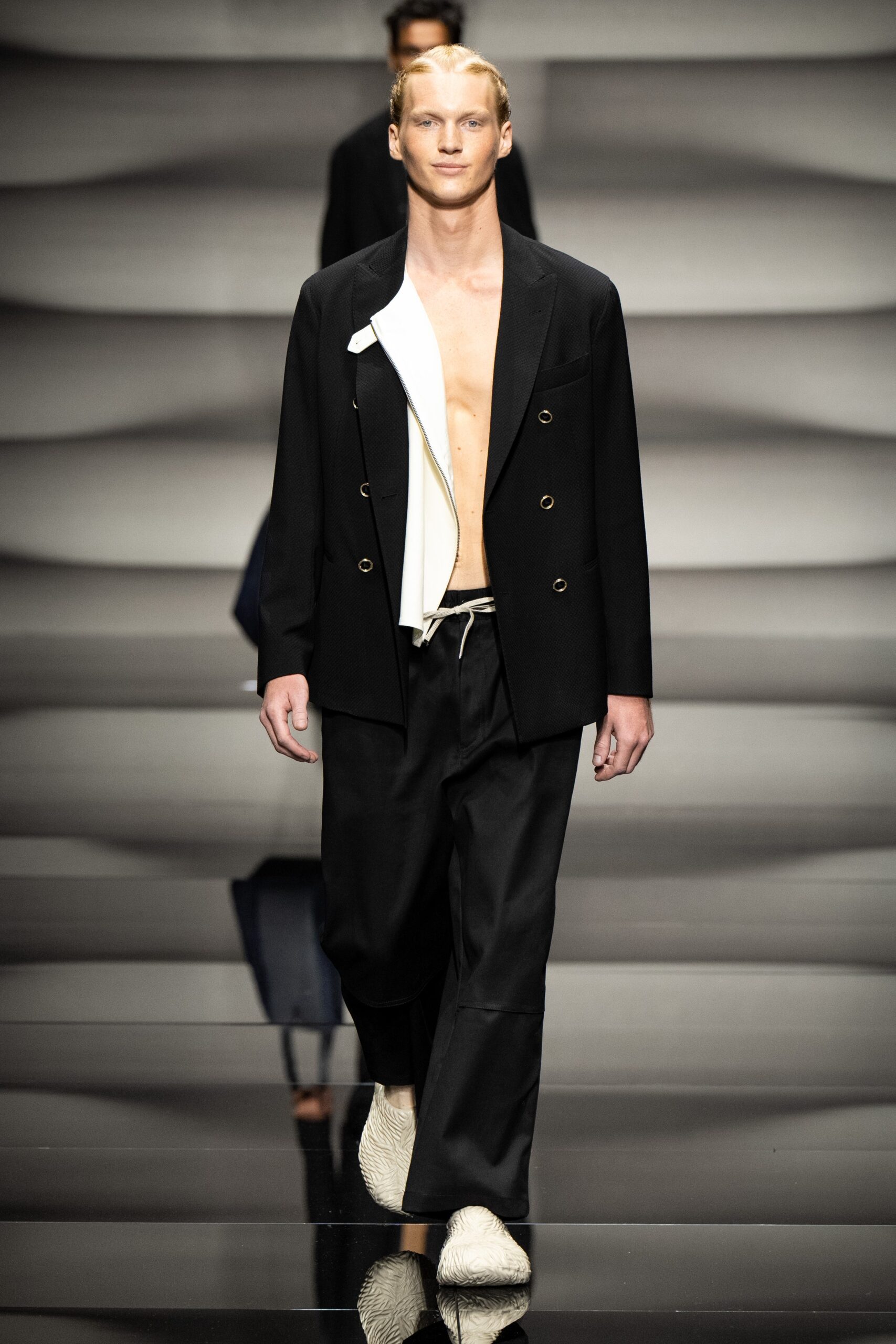 Emporio Armani S/S 23 Menswear Look 53