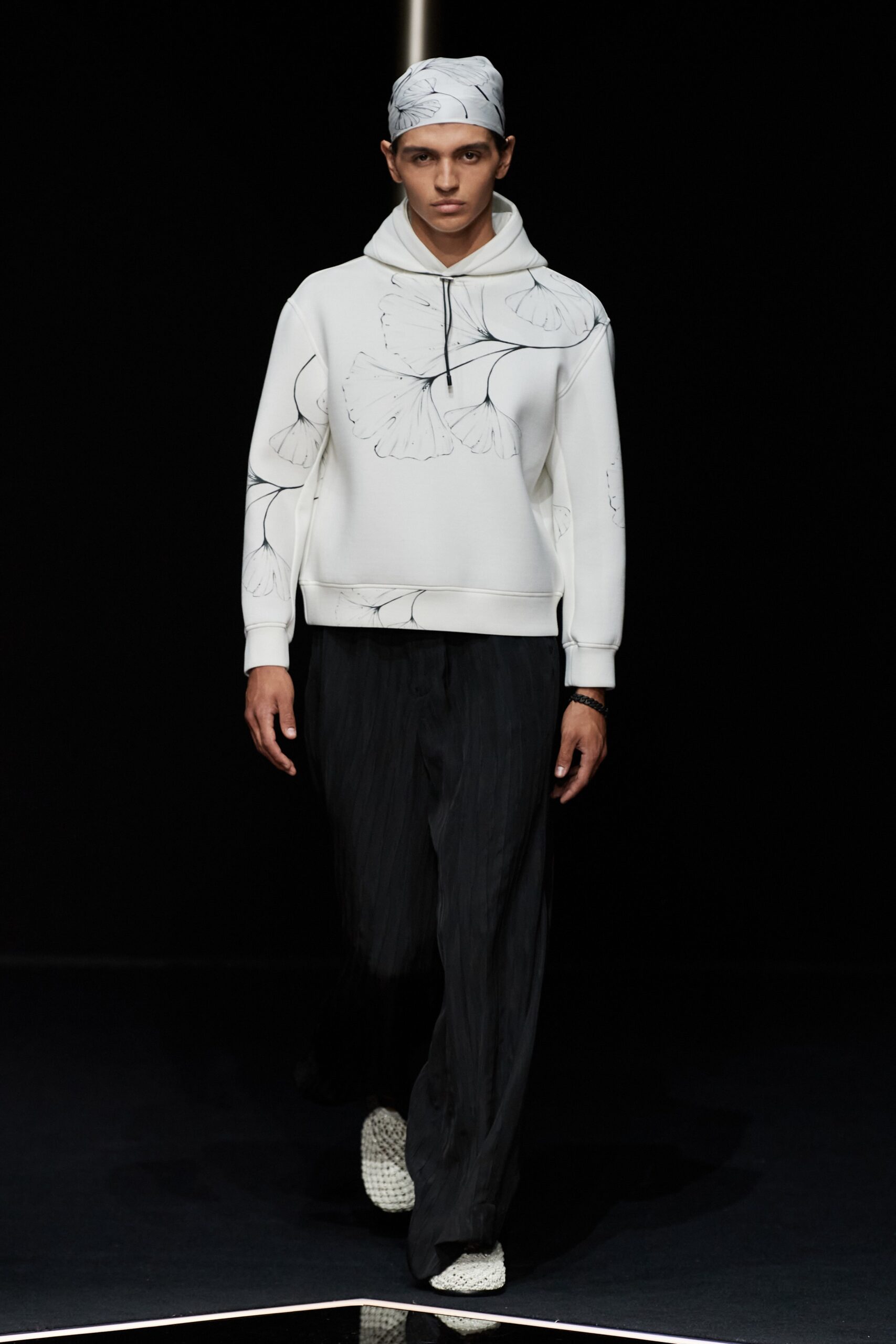 Emporio Armani S/S 24 Menswear Look 53