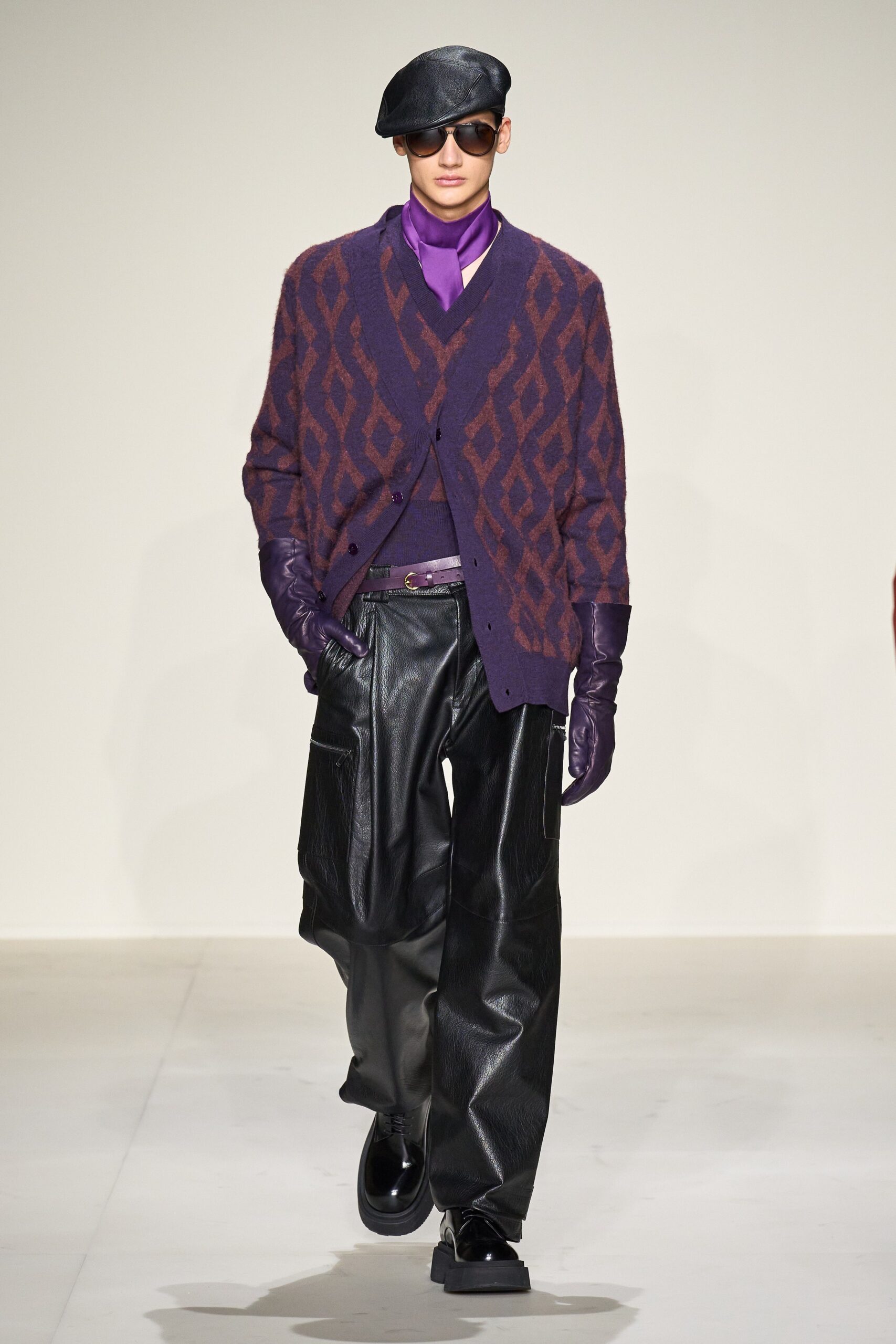 Emporio Armani F/W 23 Menswear Look 54