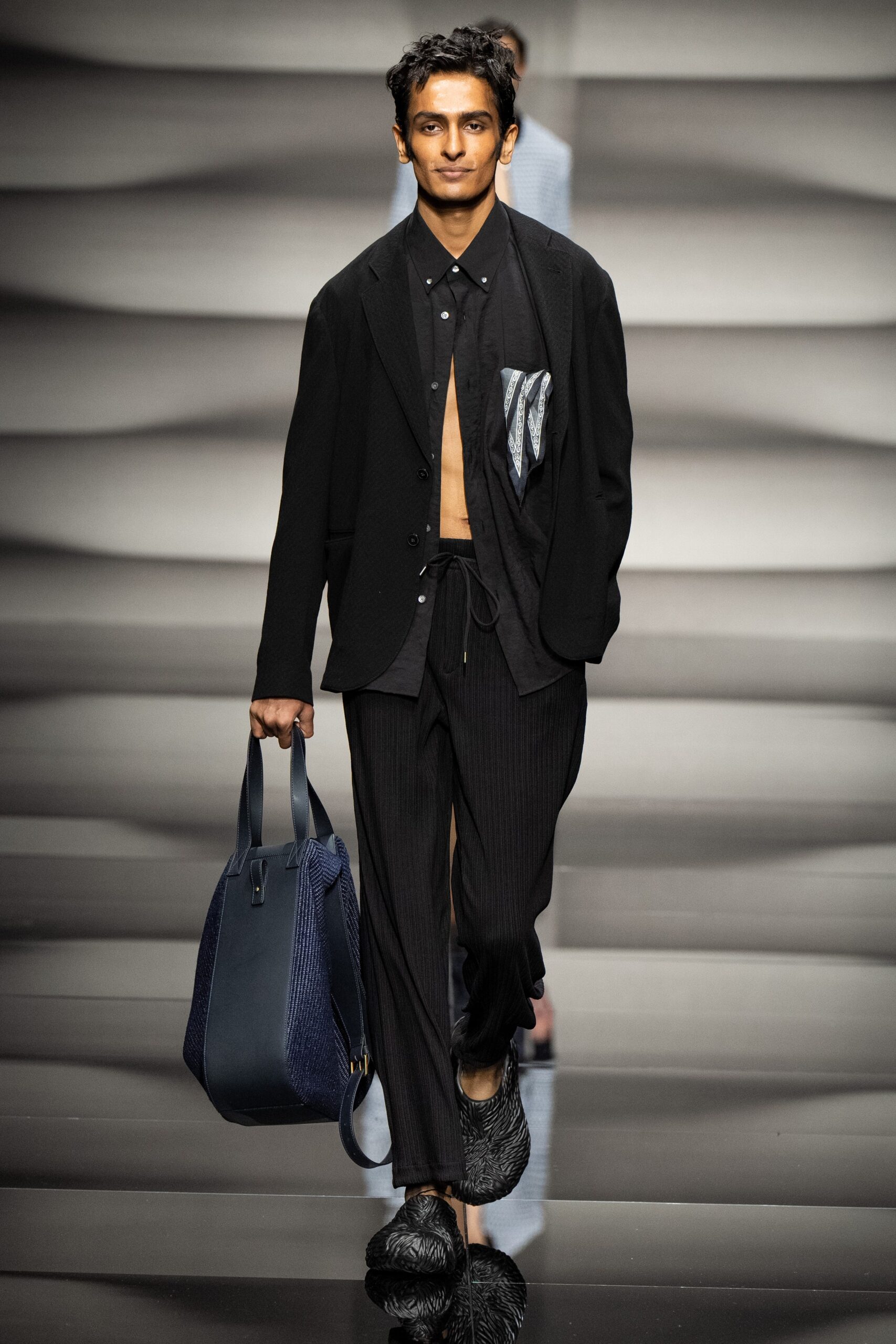 Emporio Armani S/S 23 Menswear Look 54